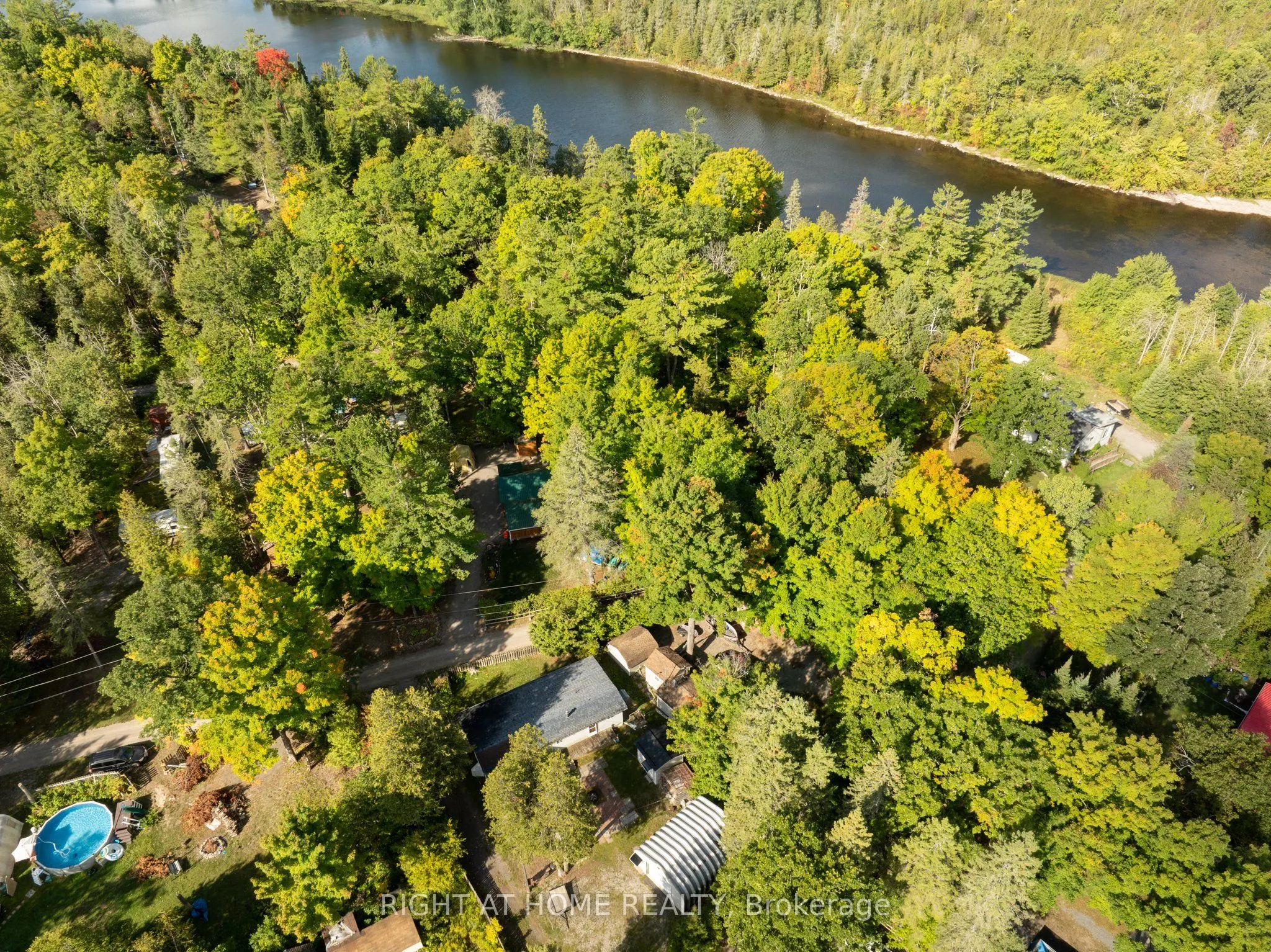 137 Trillium Trail S