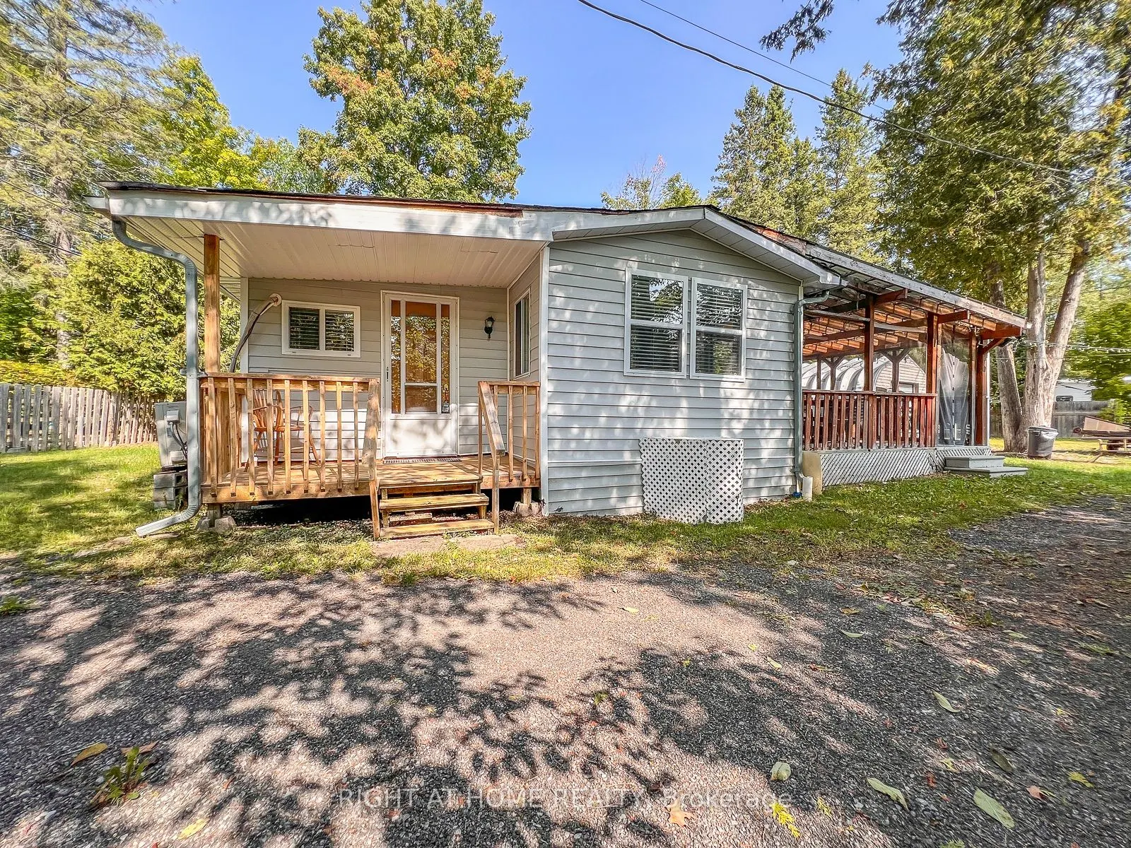 137 Trillium Trail S