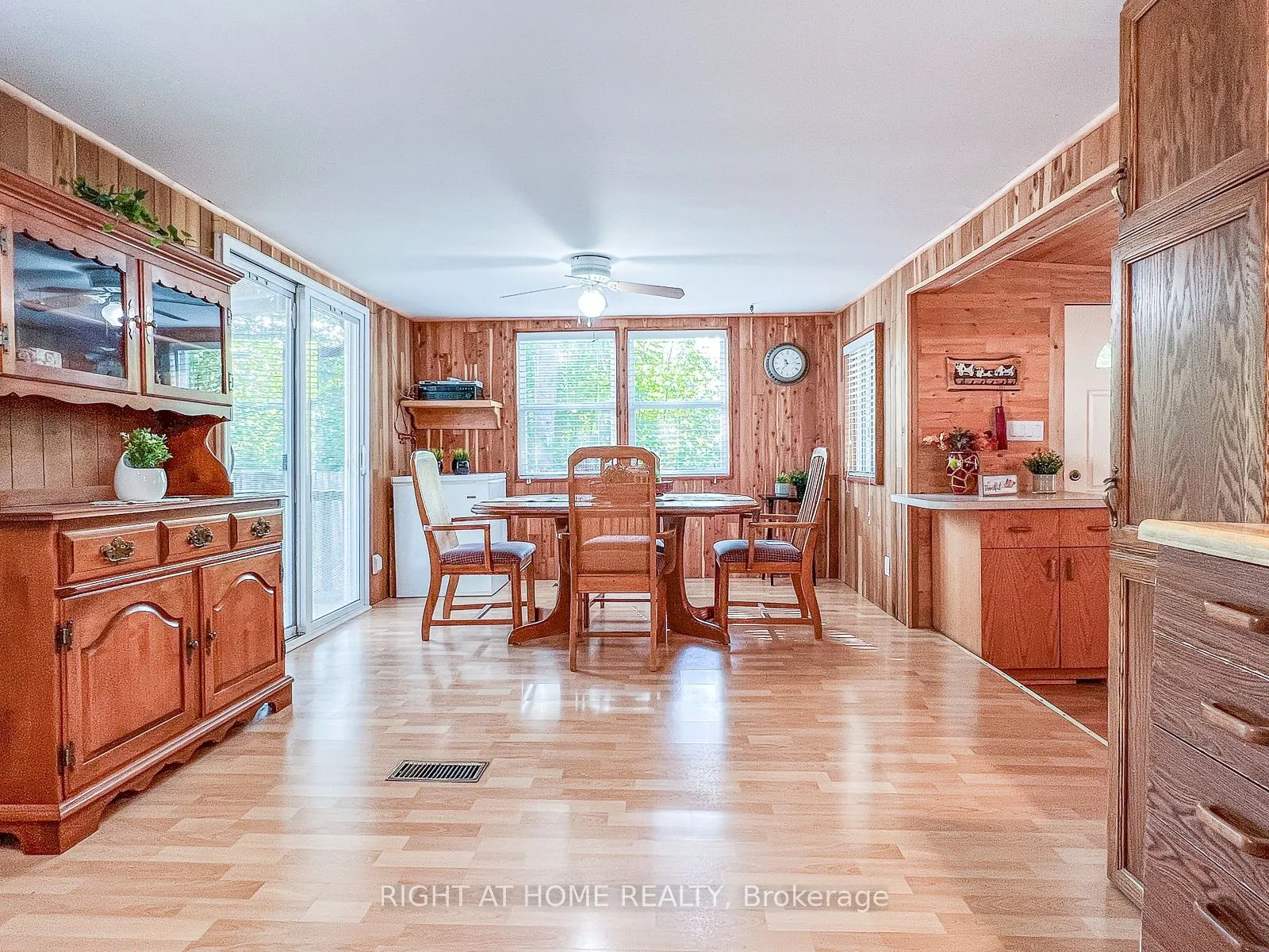 137 Trillium Trail S