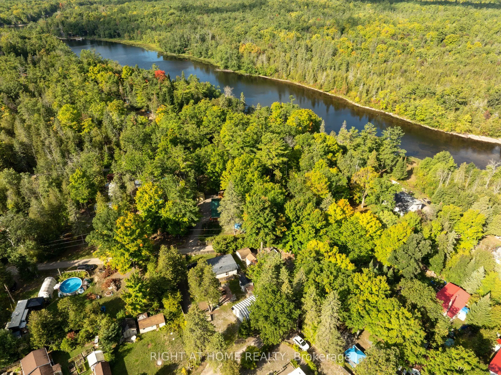 137 Trillium Trail S