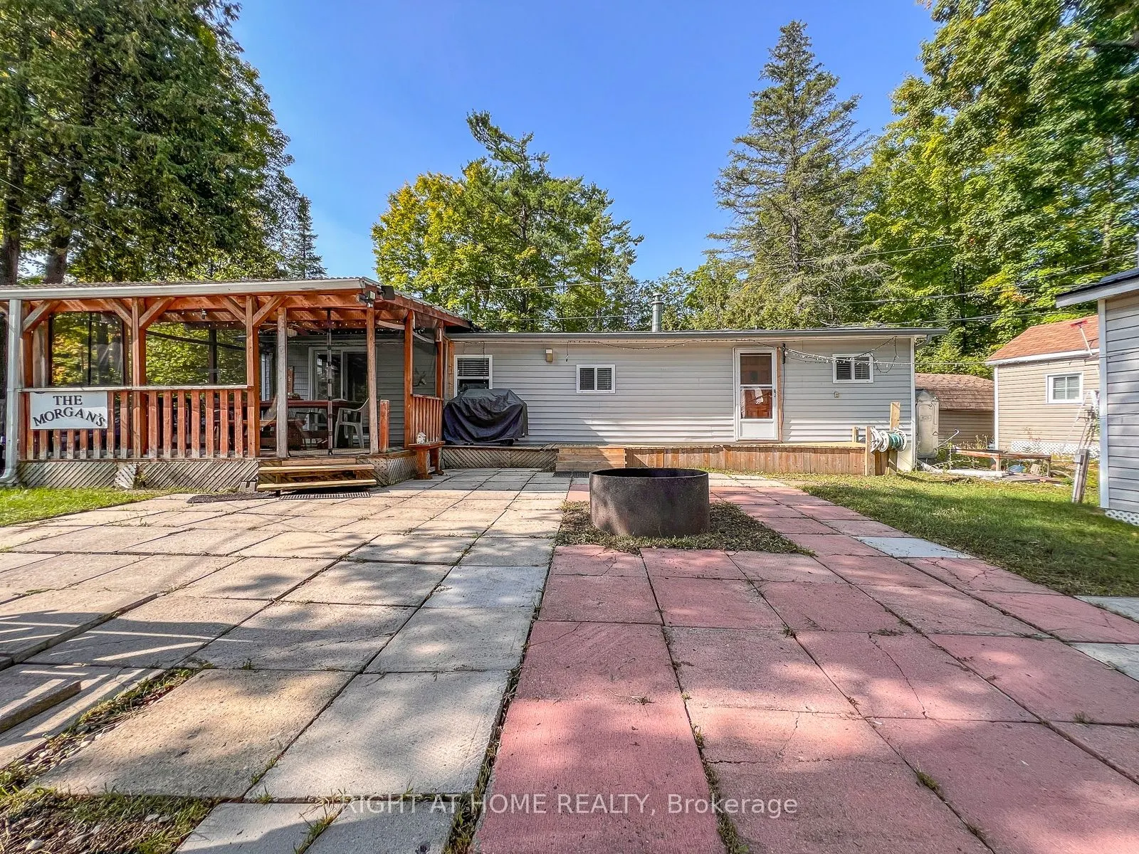 137 Trillium Trail S