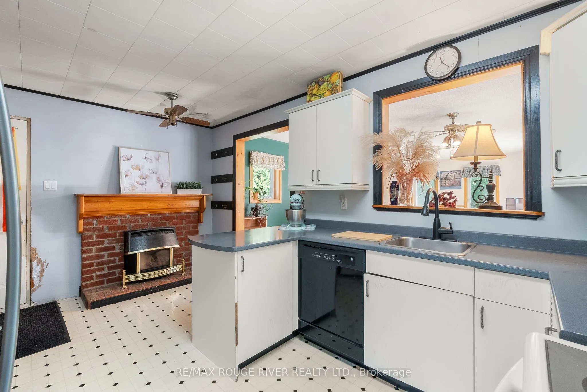 5313 Harris Boatworks Road