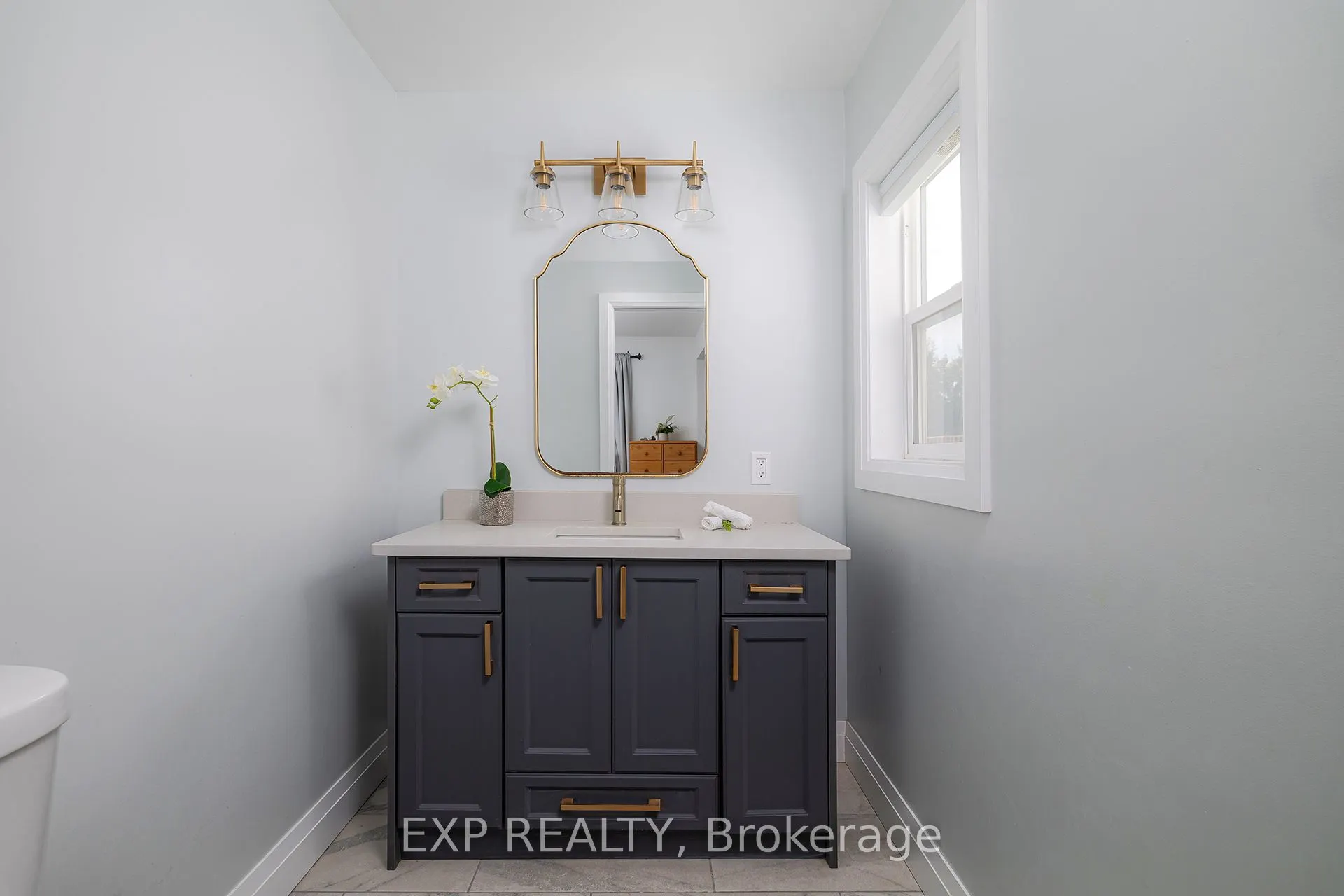 401250 Grey 4 Road