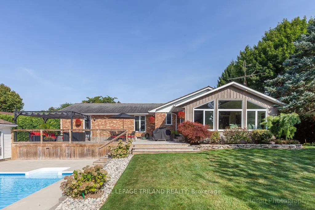 25 MONTEITH Avenue
