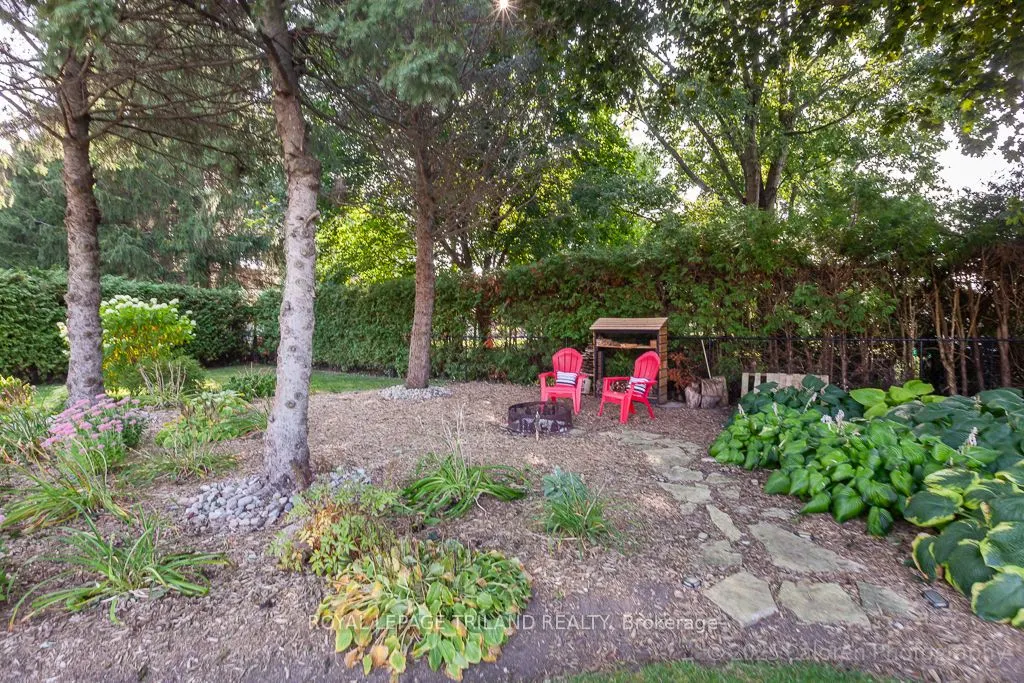 25 MONTEITH Avenue