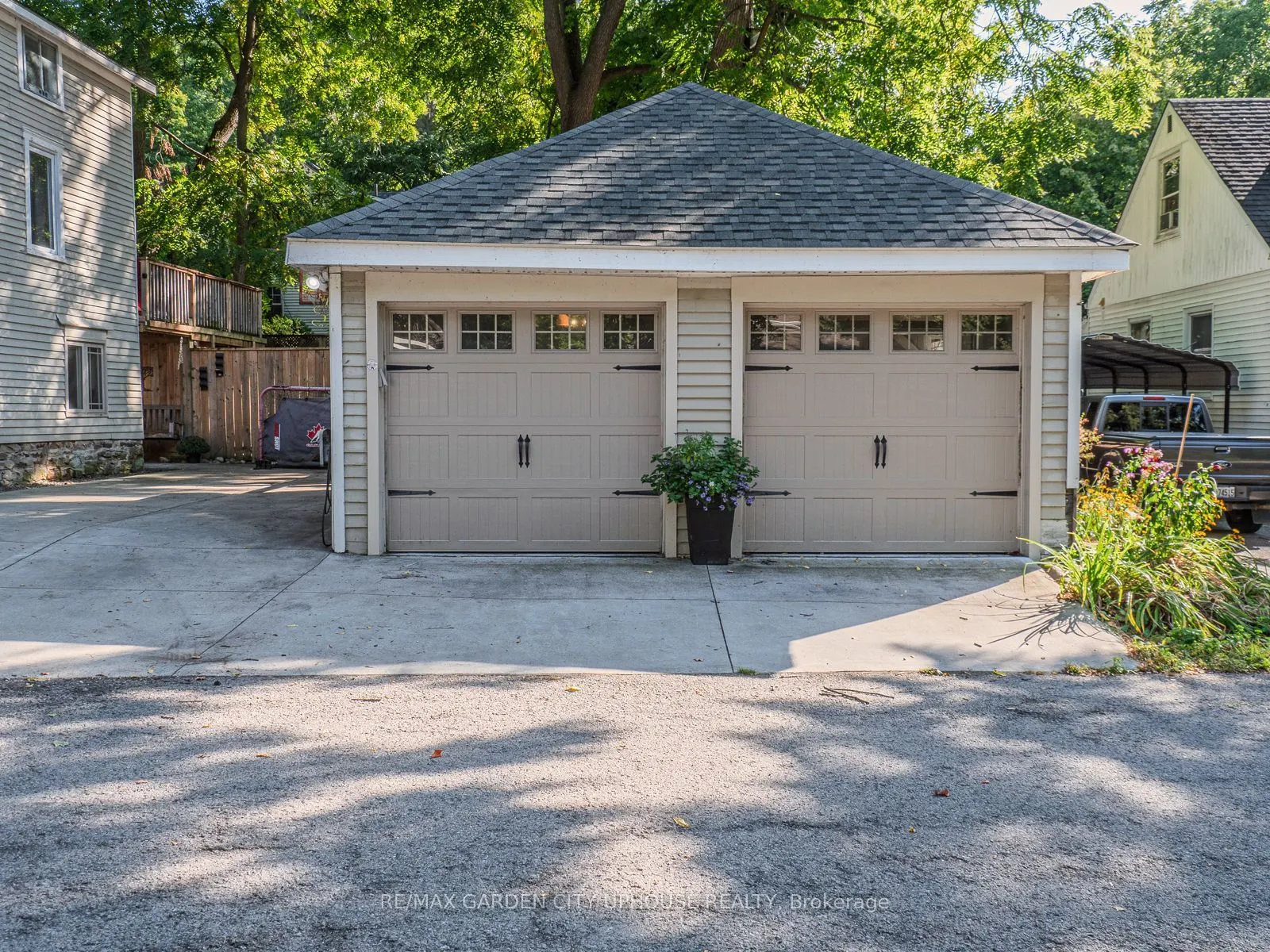 26 Mountain Street