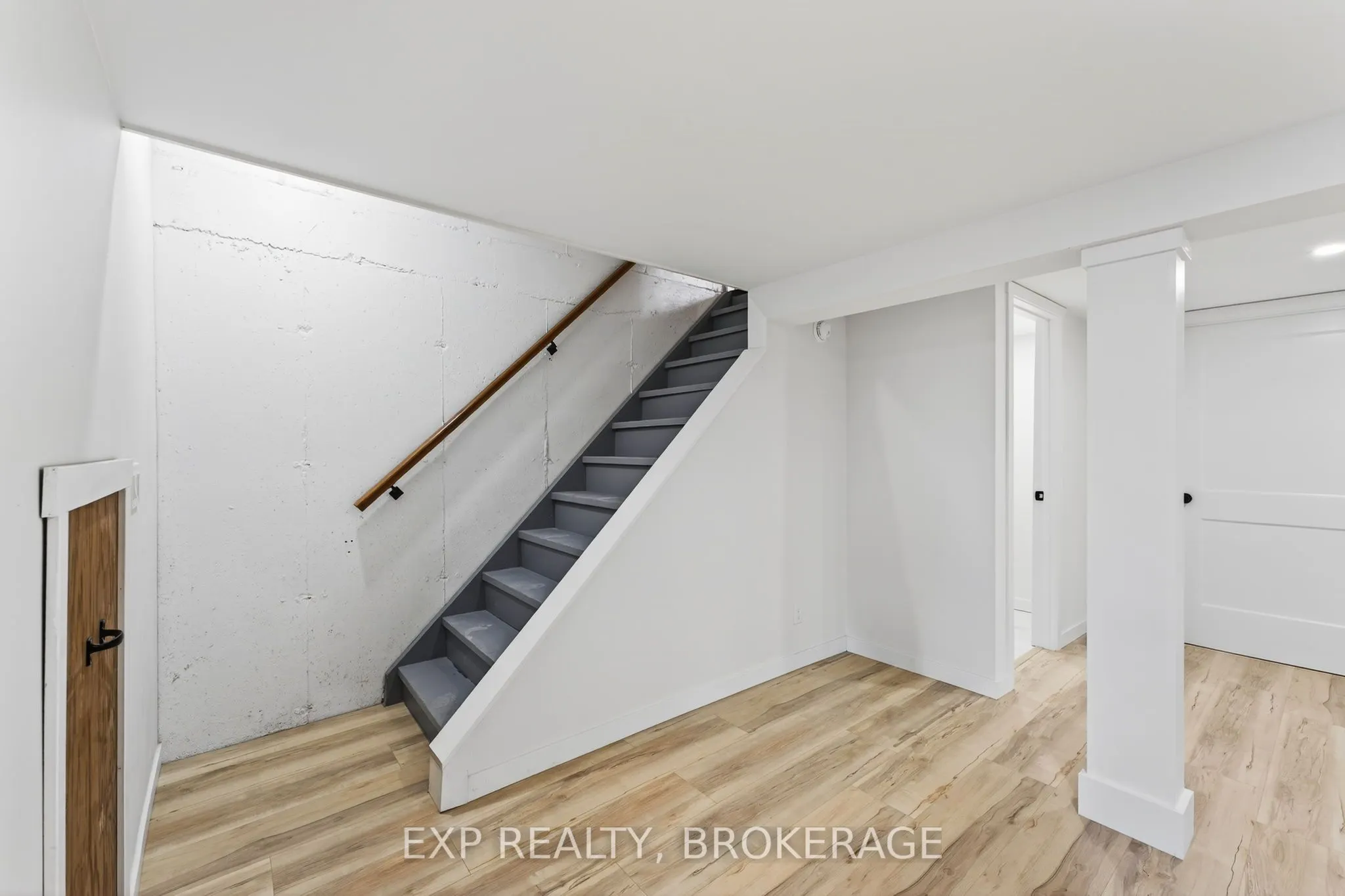 834 CEDARWOOD Drive
