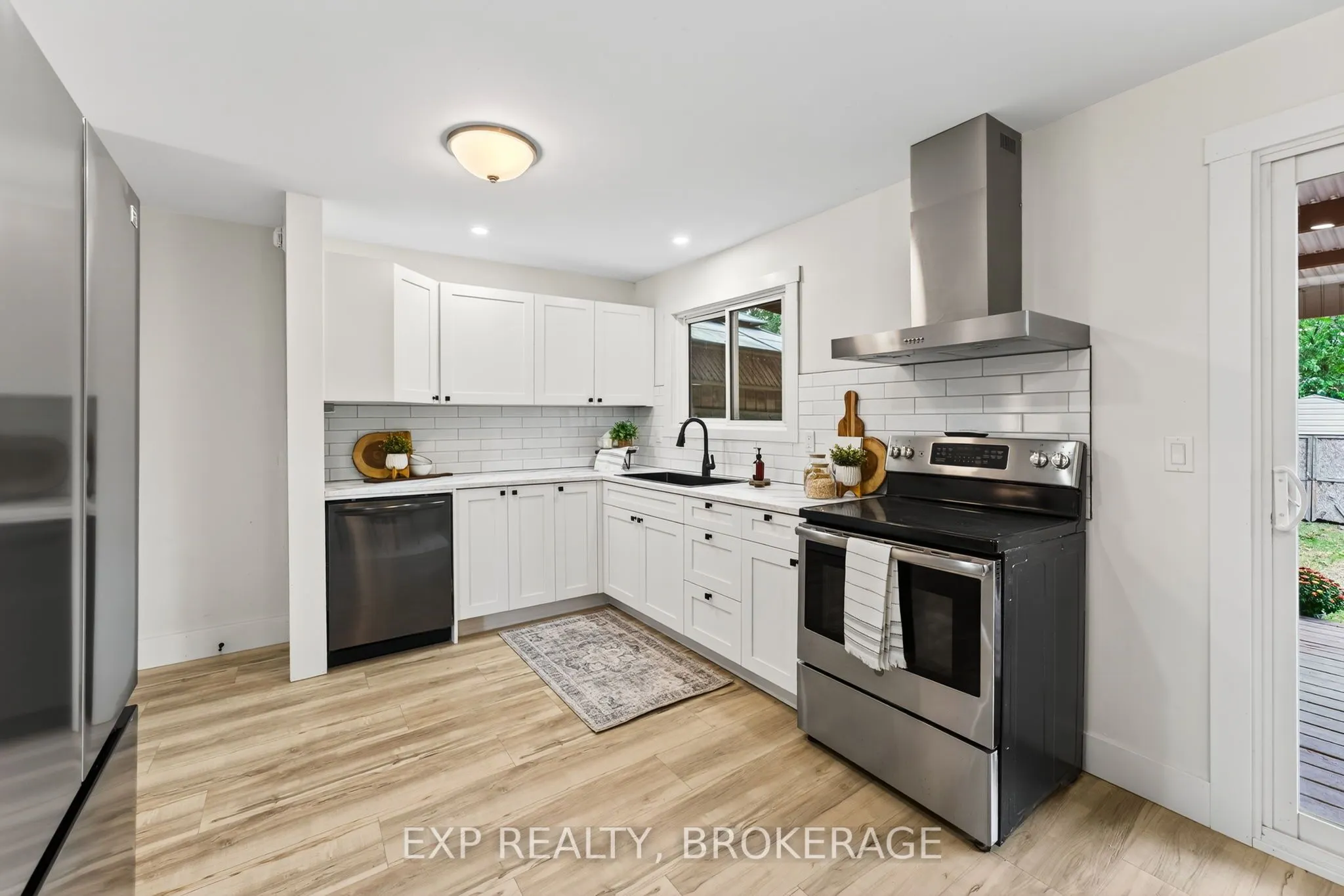 834 CEDARWOOD Drive