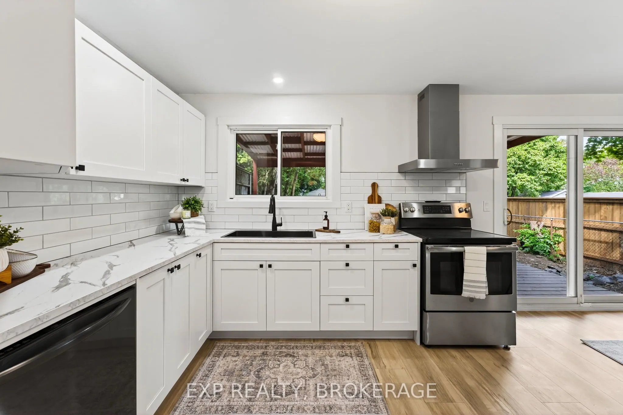 834 CEDARWOOD Drive