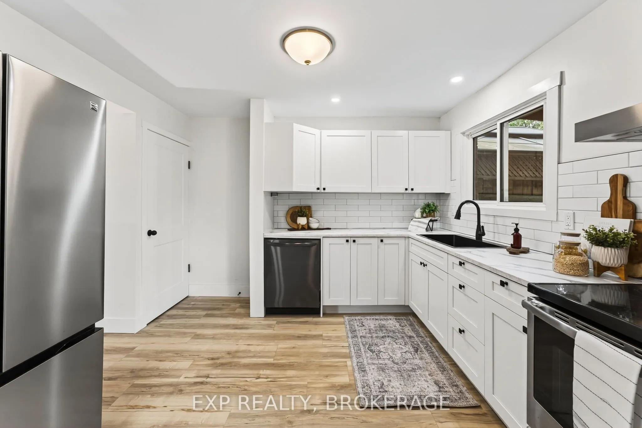 834 CEDARWOOD Drive