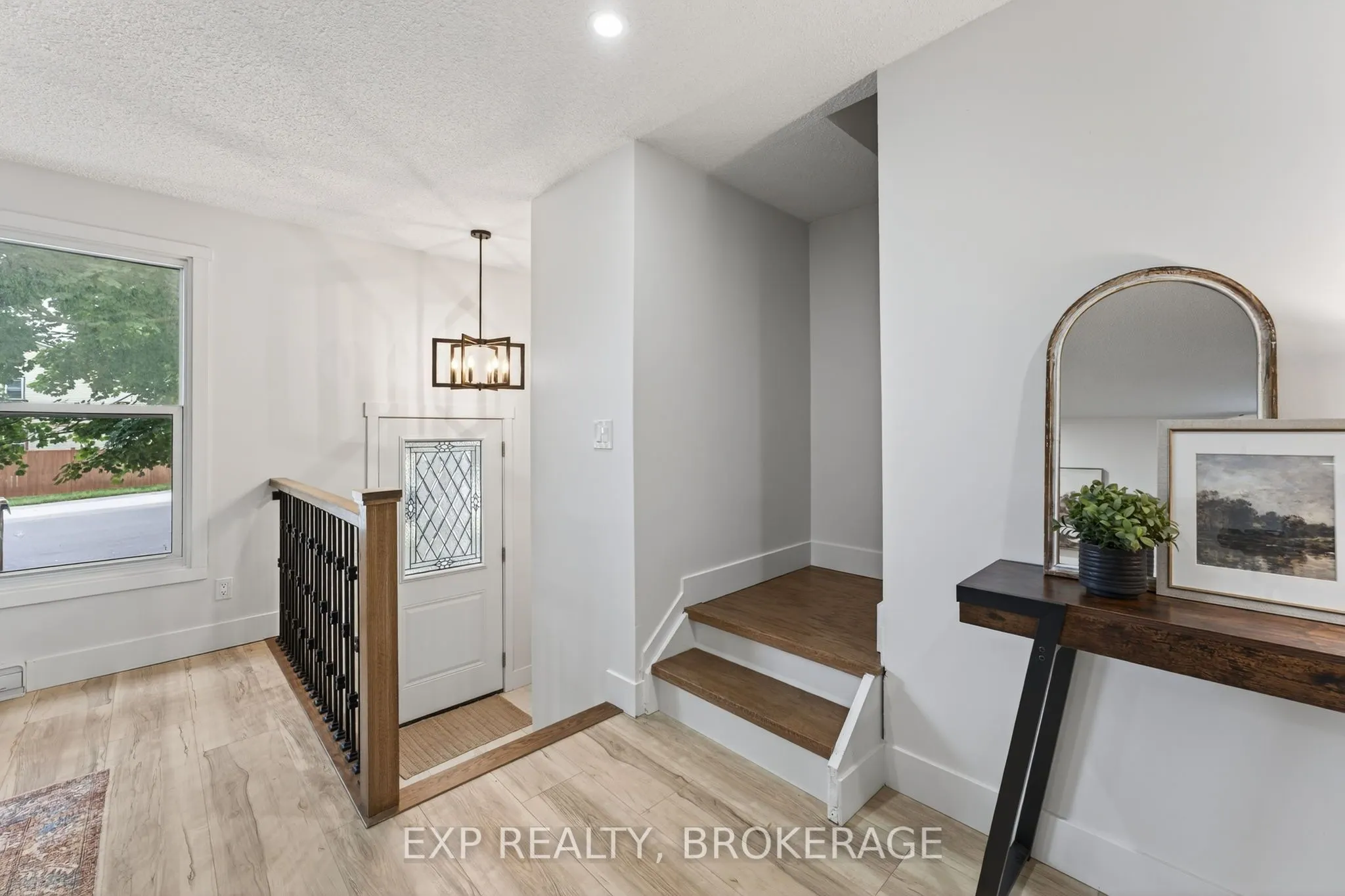 834 CEDARWOOD Drive