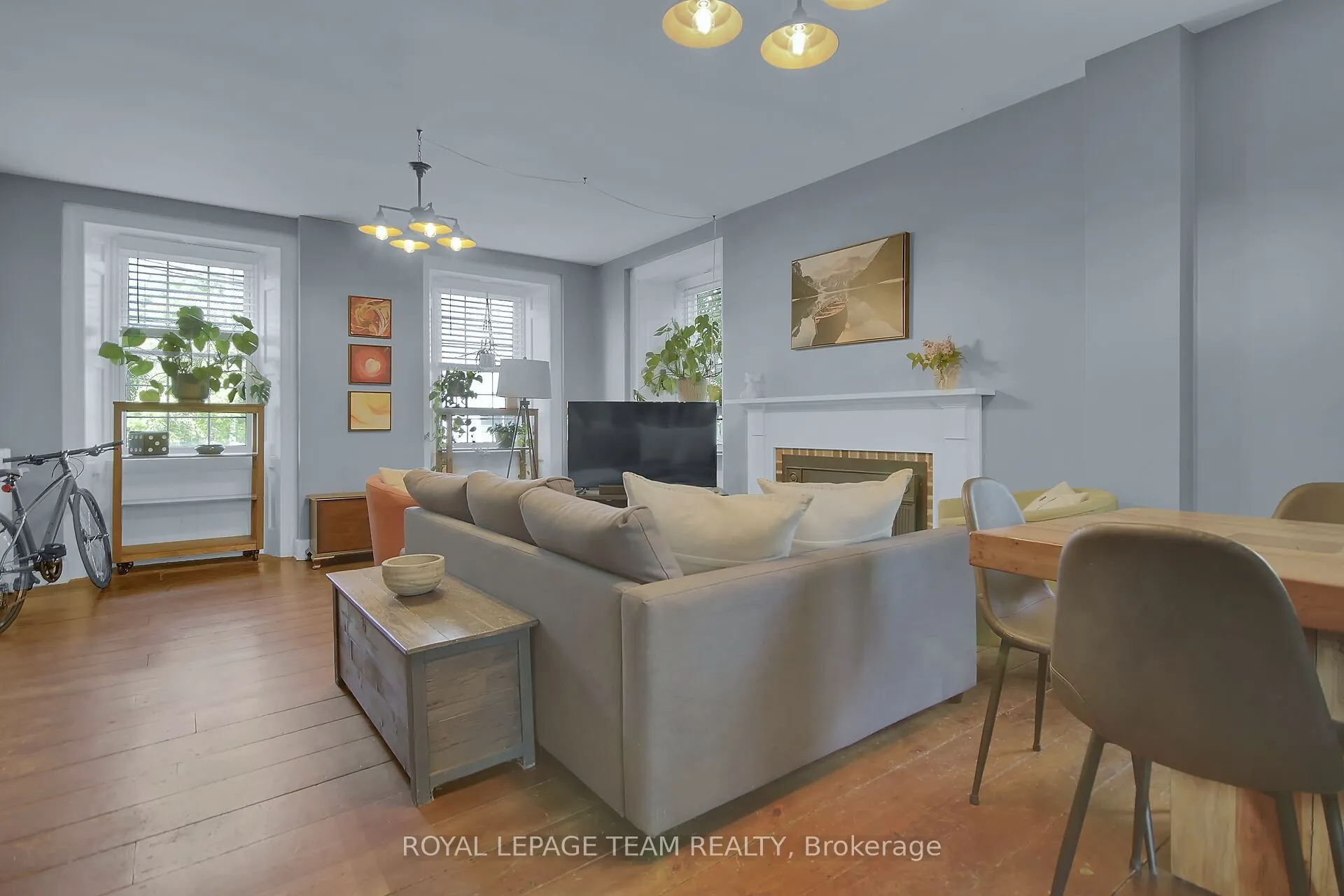 6 Spencer Street S