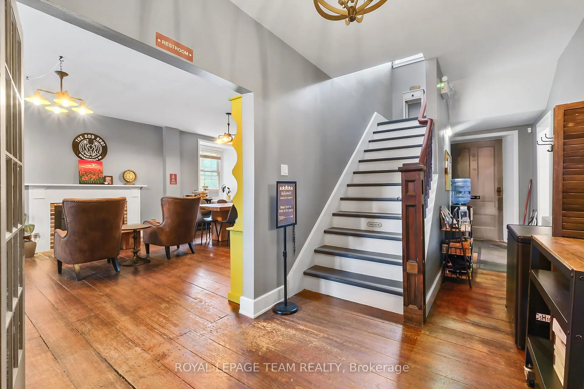 6 Spencer Street S