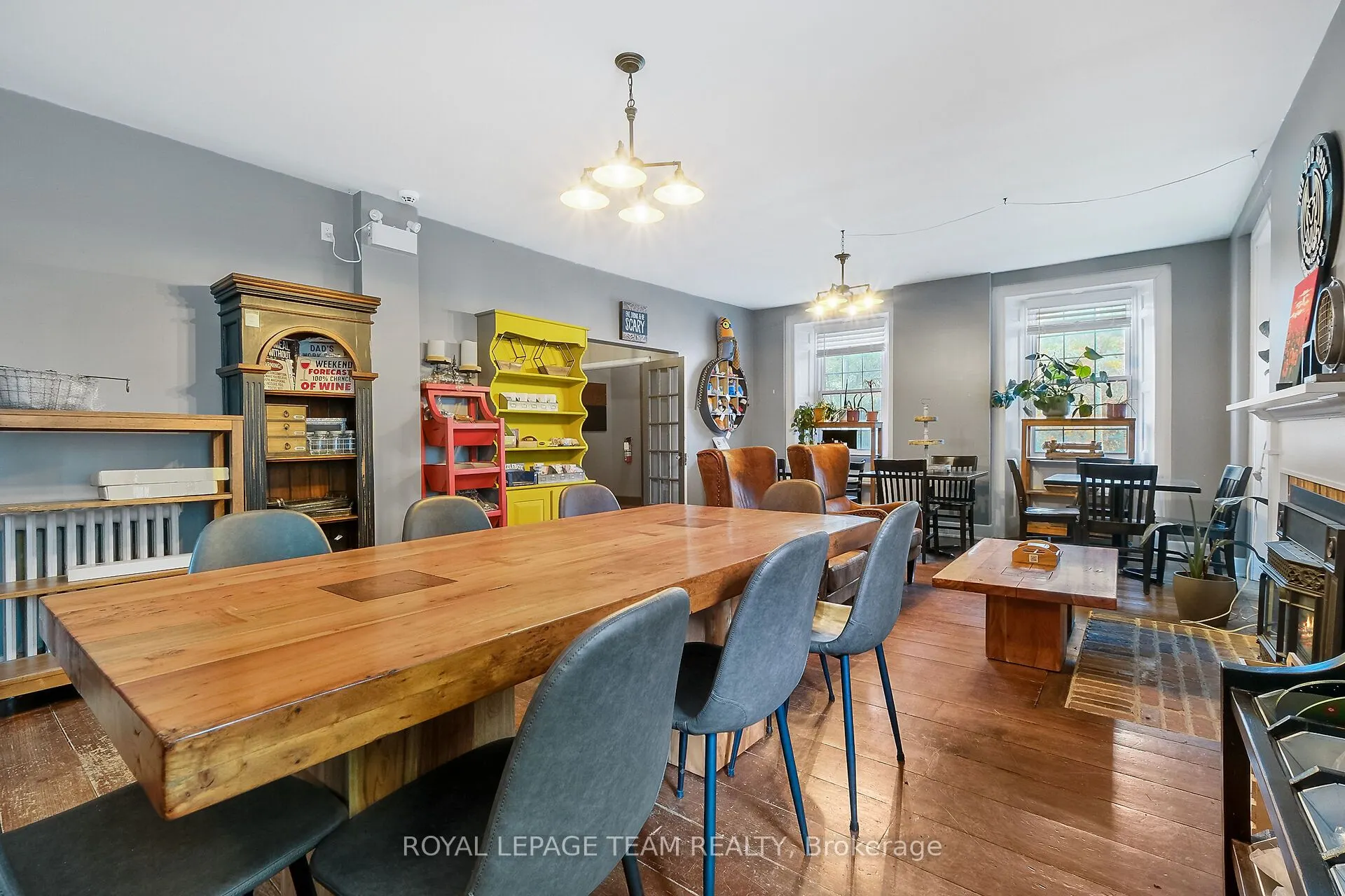 6 Spencer Street S