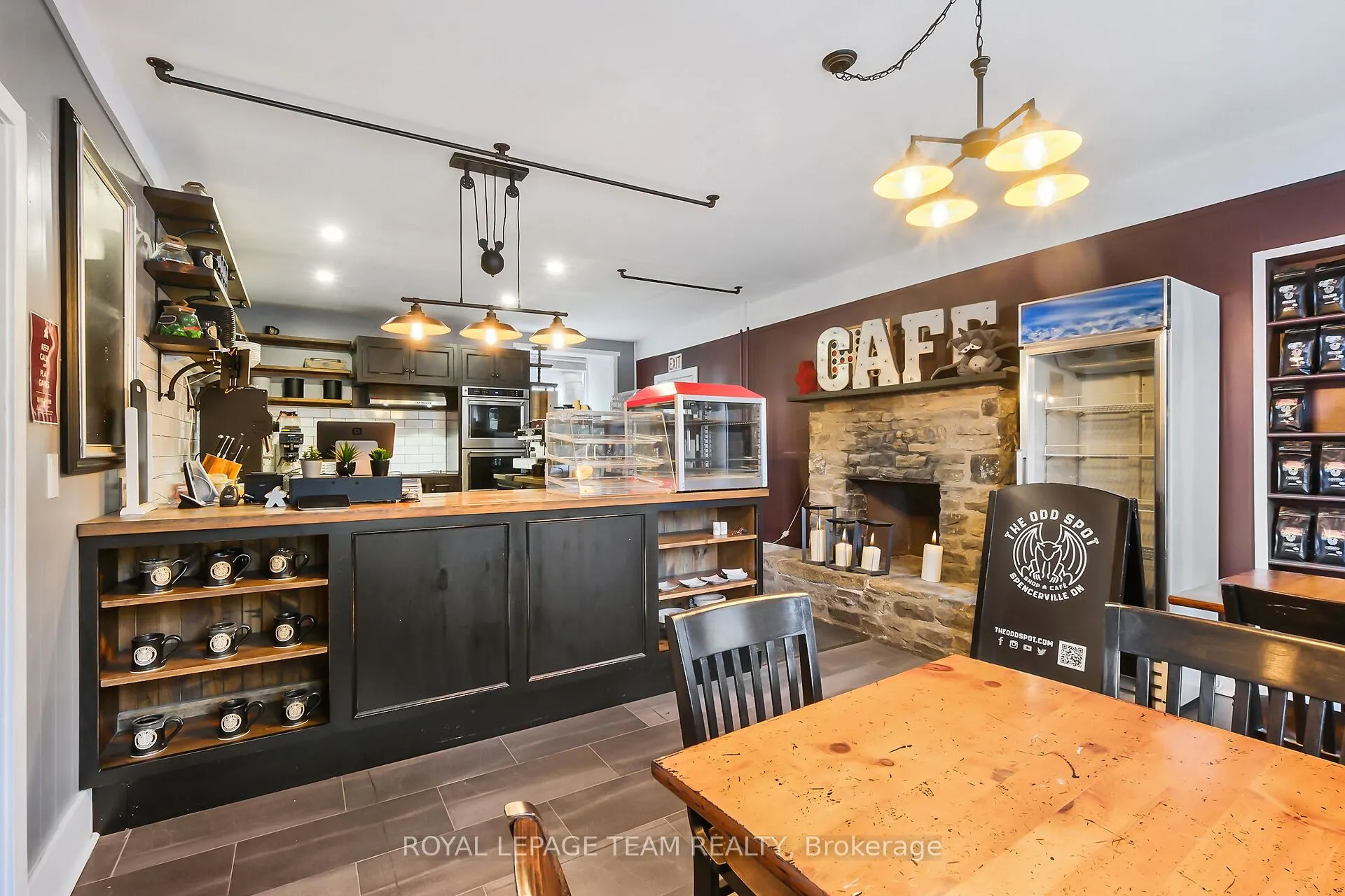 6 Spencer Street S