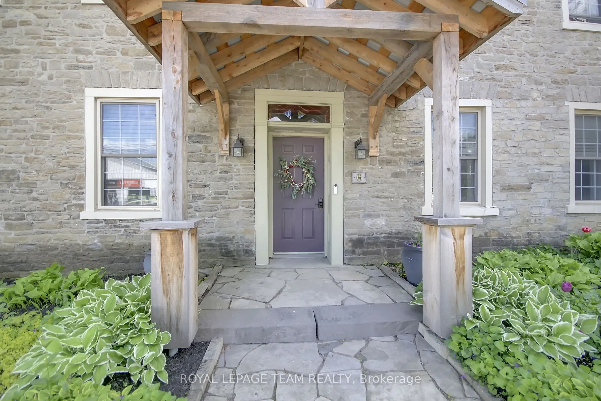 6 Spencer Street S