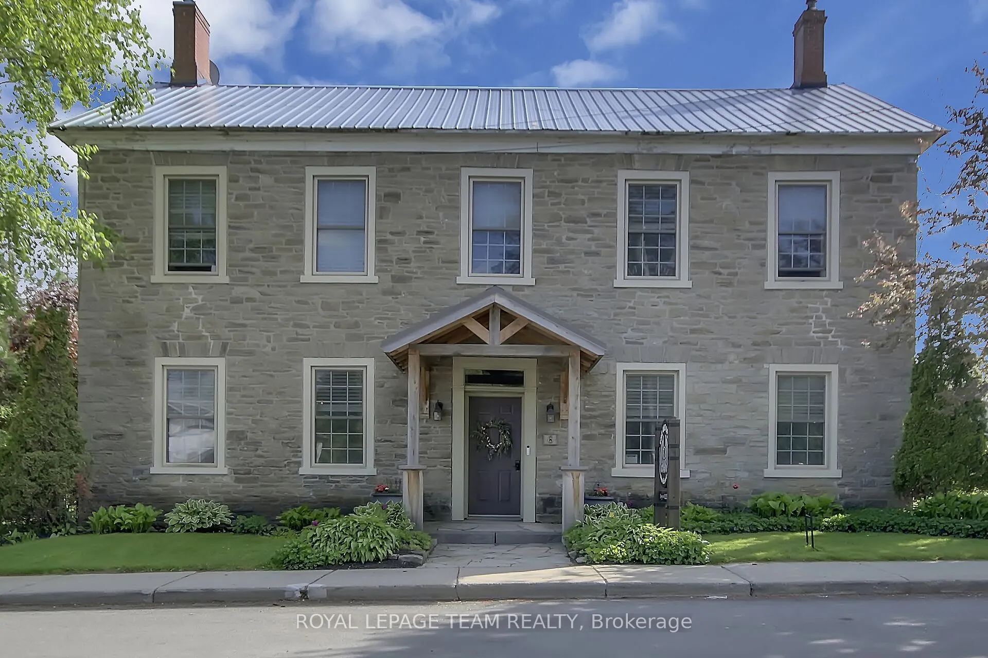 6 Spencer Street S
