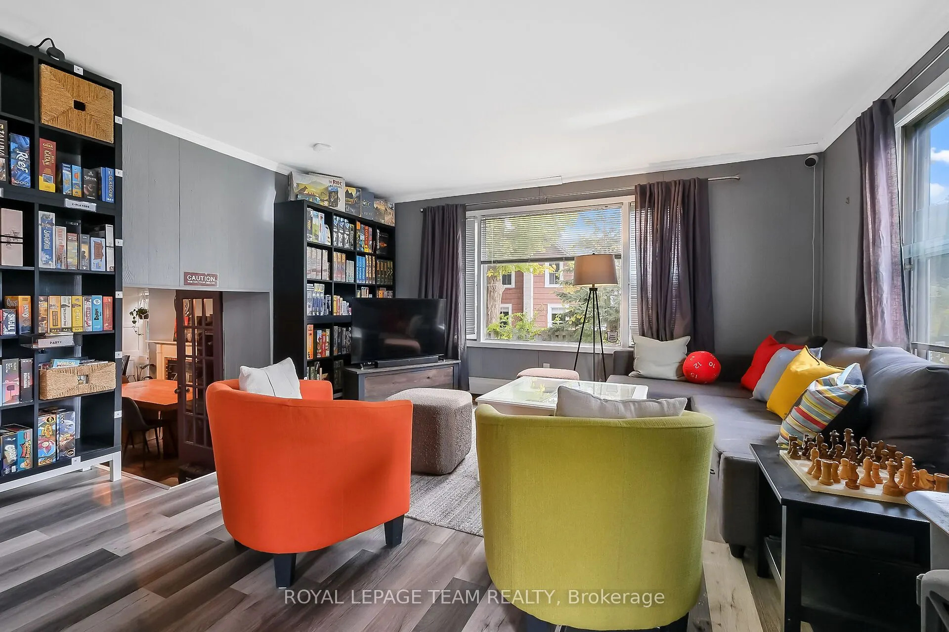 6 Spencer Street S