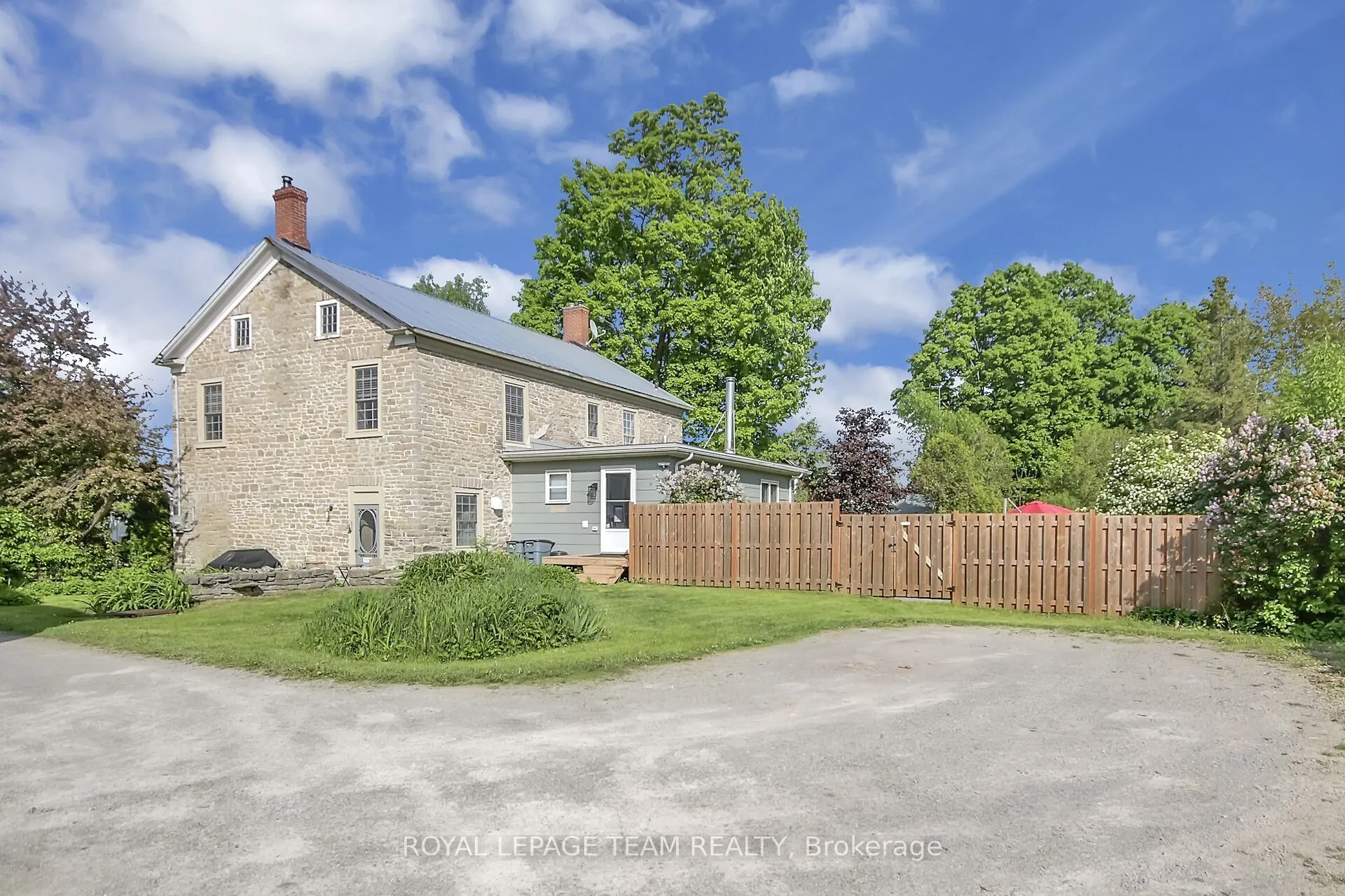 6 Spencer Street S