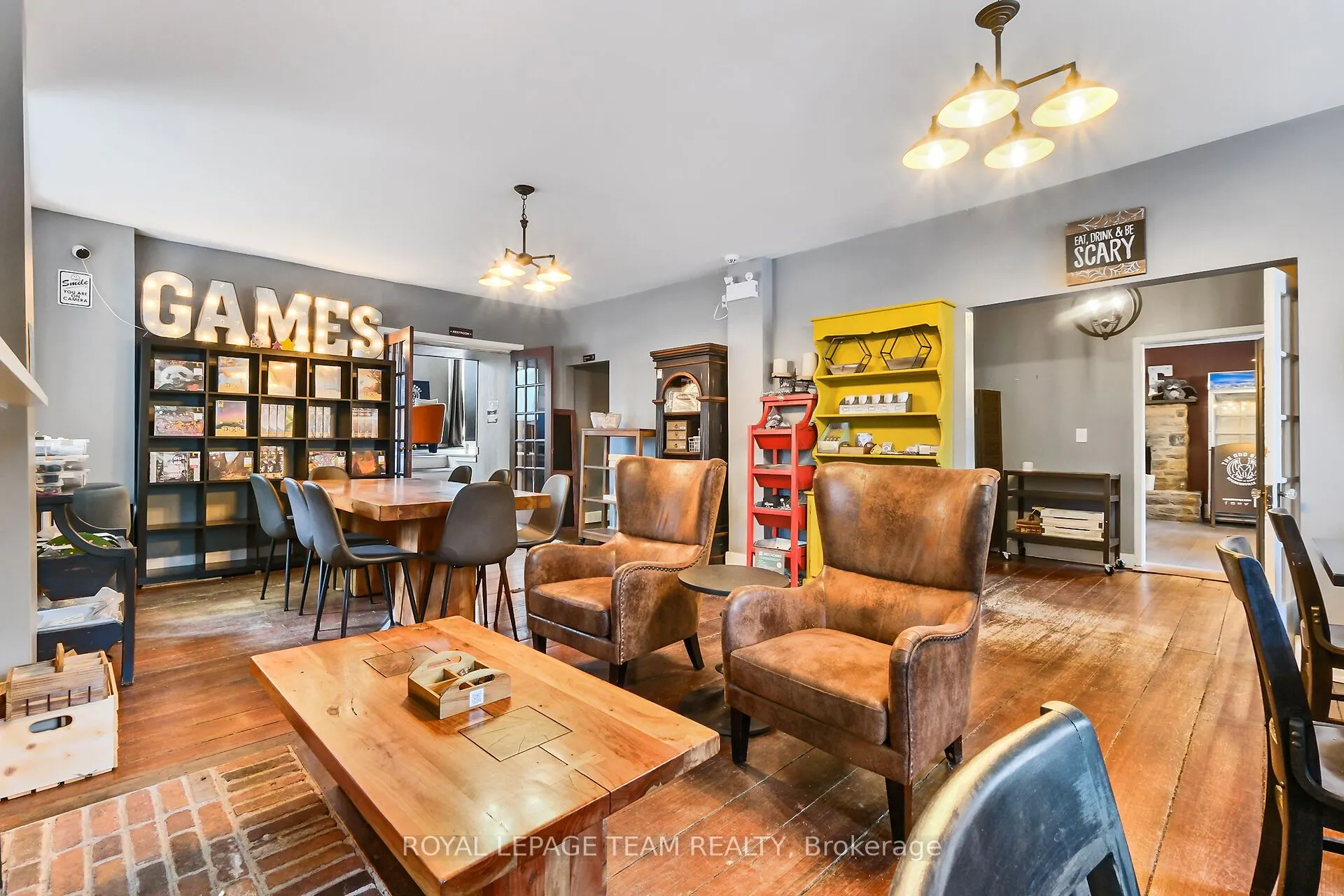 6 Spencer Street S