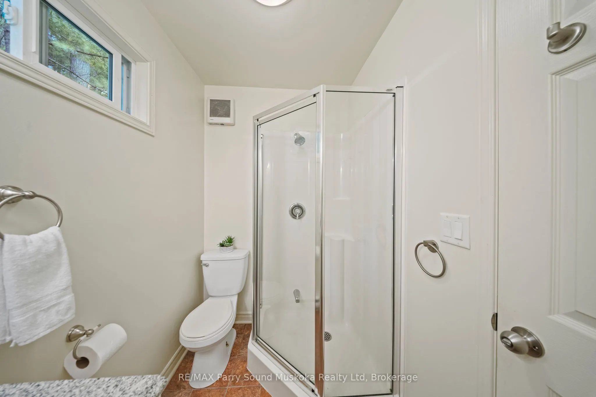 574B Laing Road