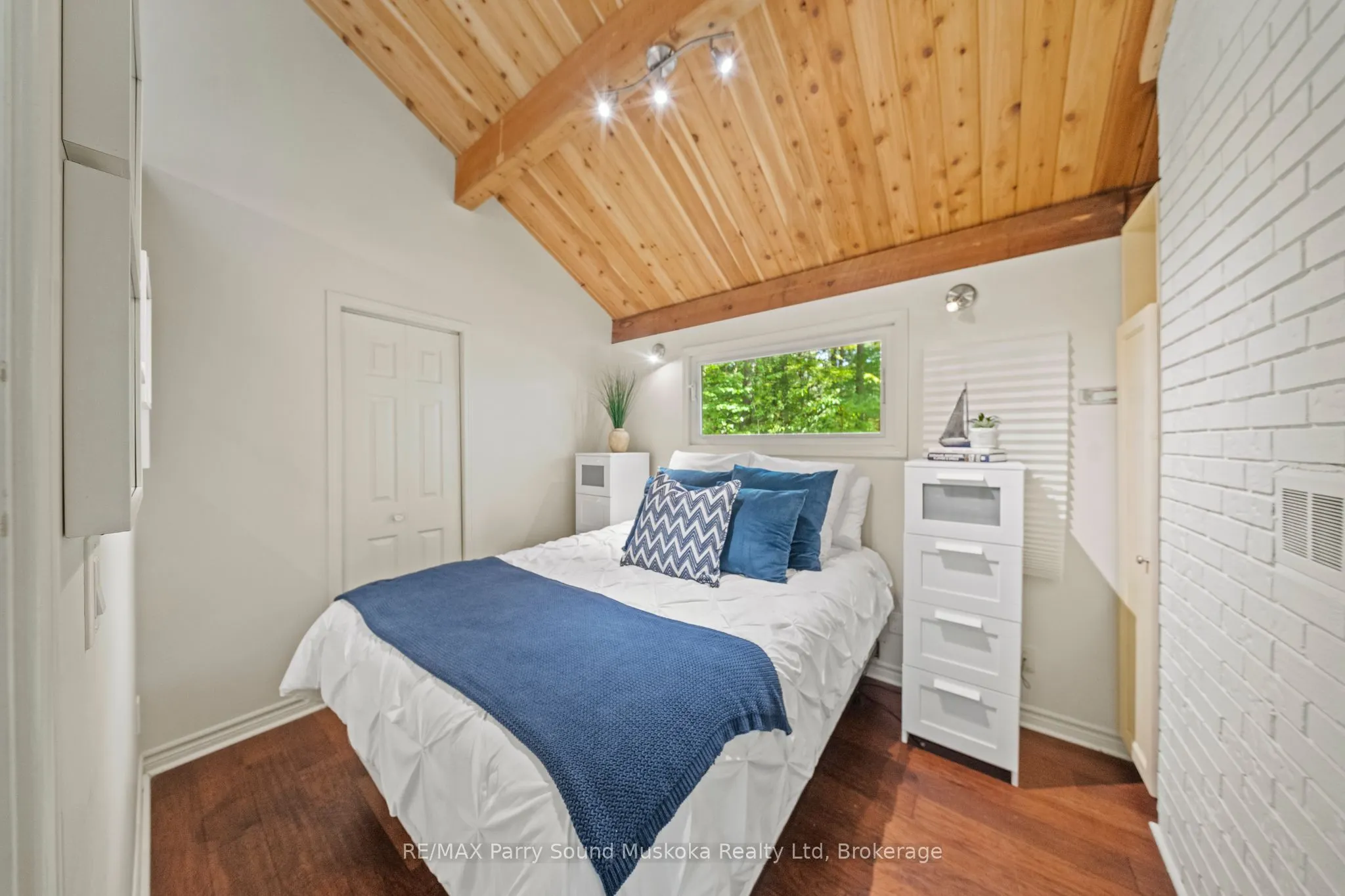 574B Laing Road