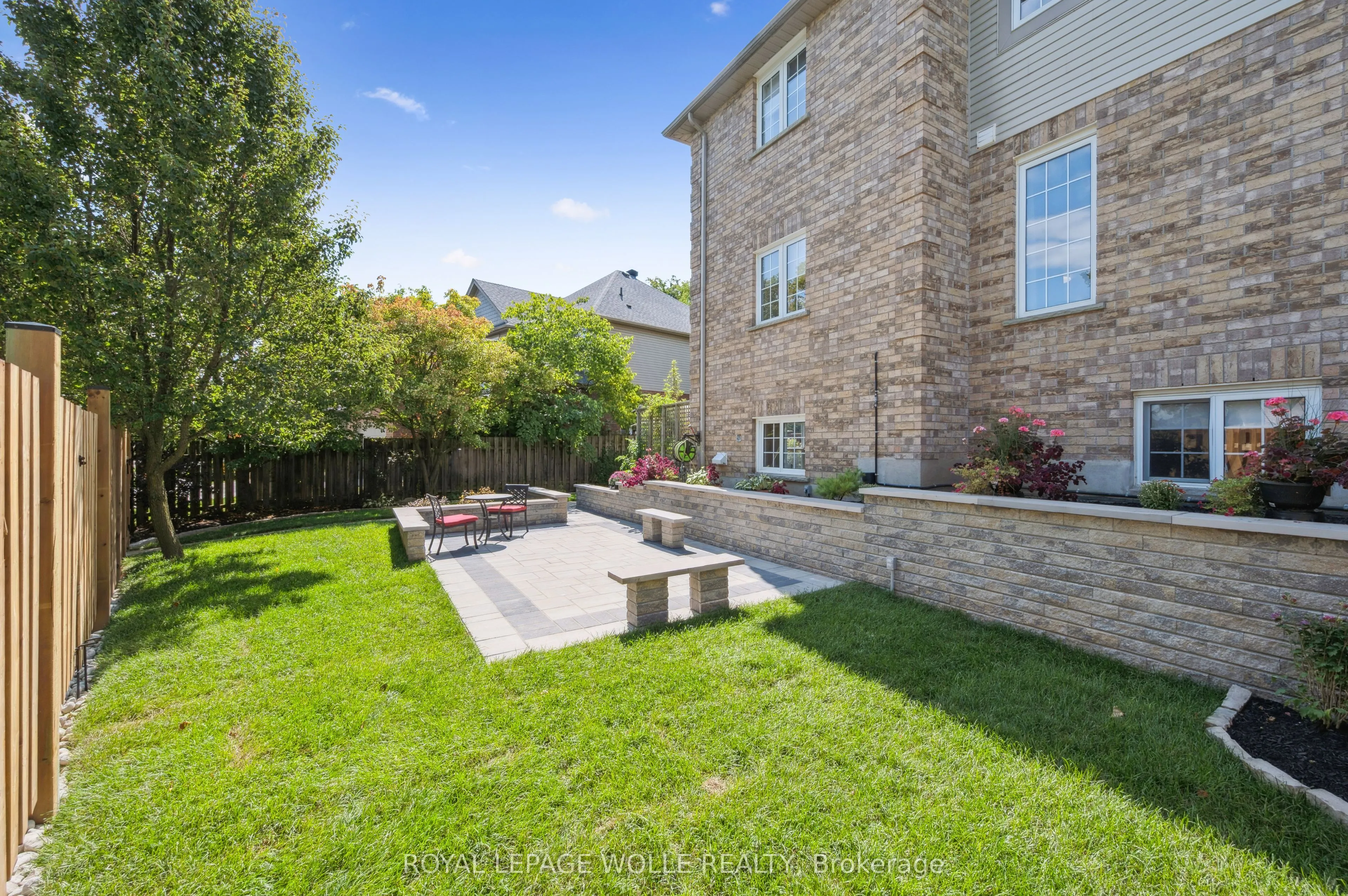 867 Creekside Drive