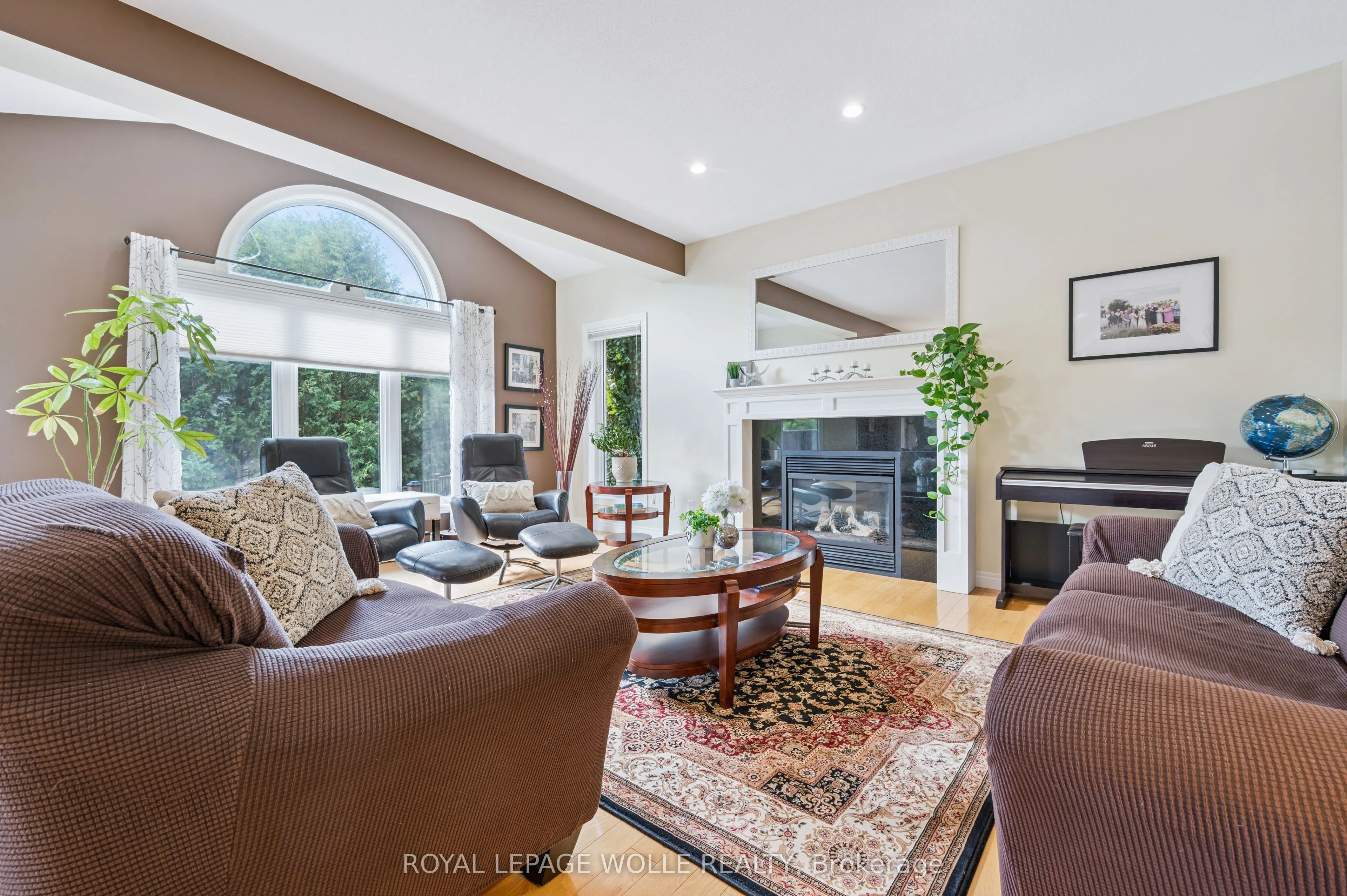867 Creekside Drive