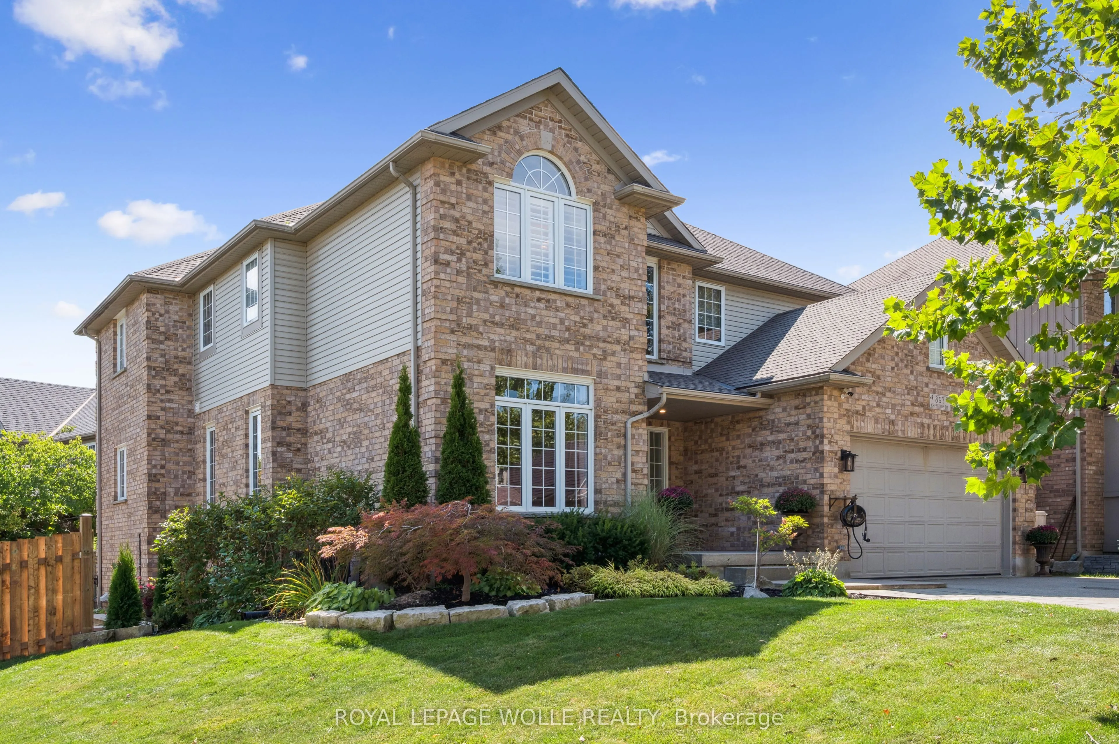 867 Creekside Drive