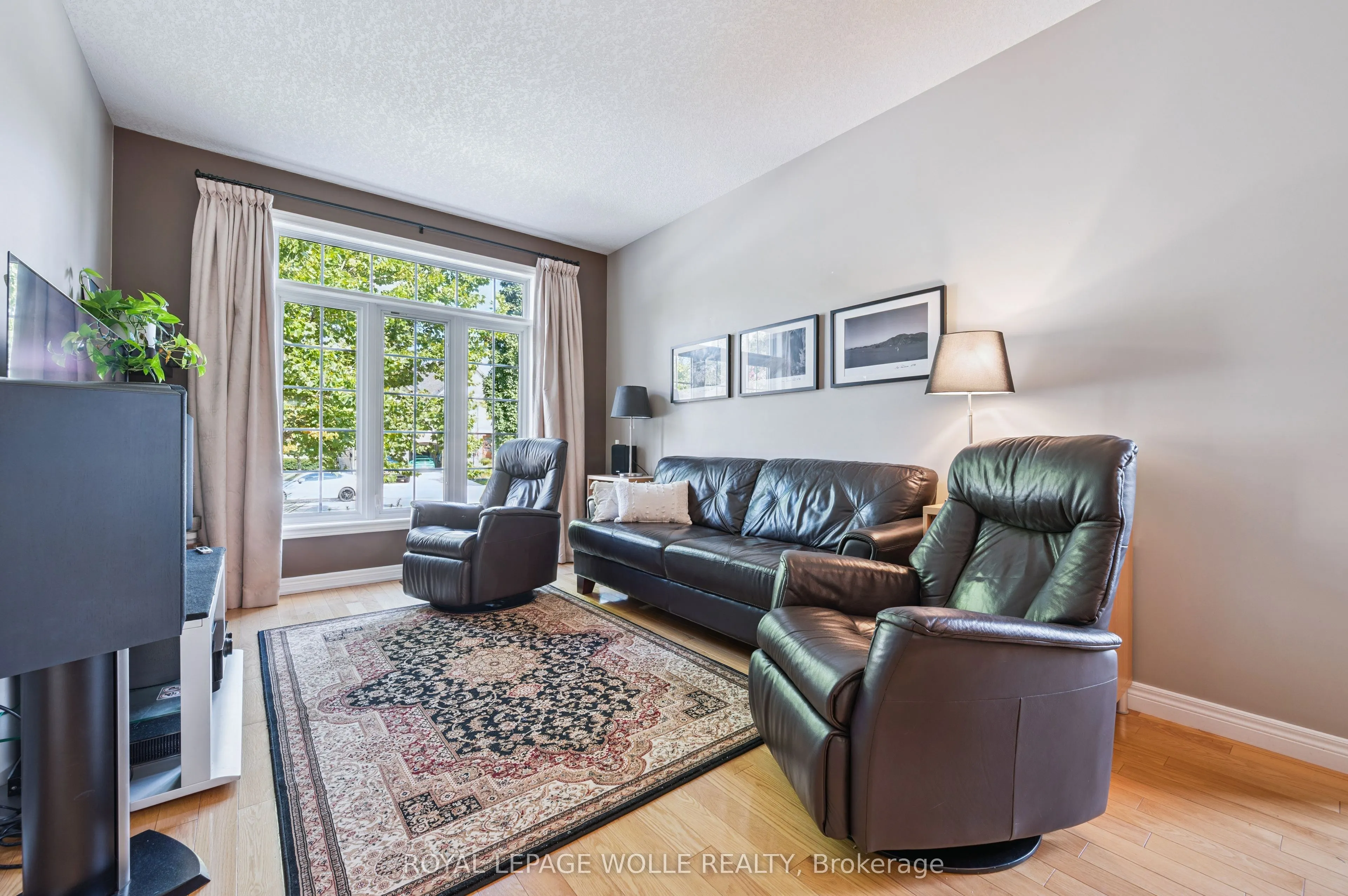 867 Creekside Drive