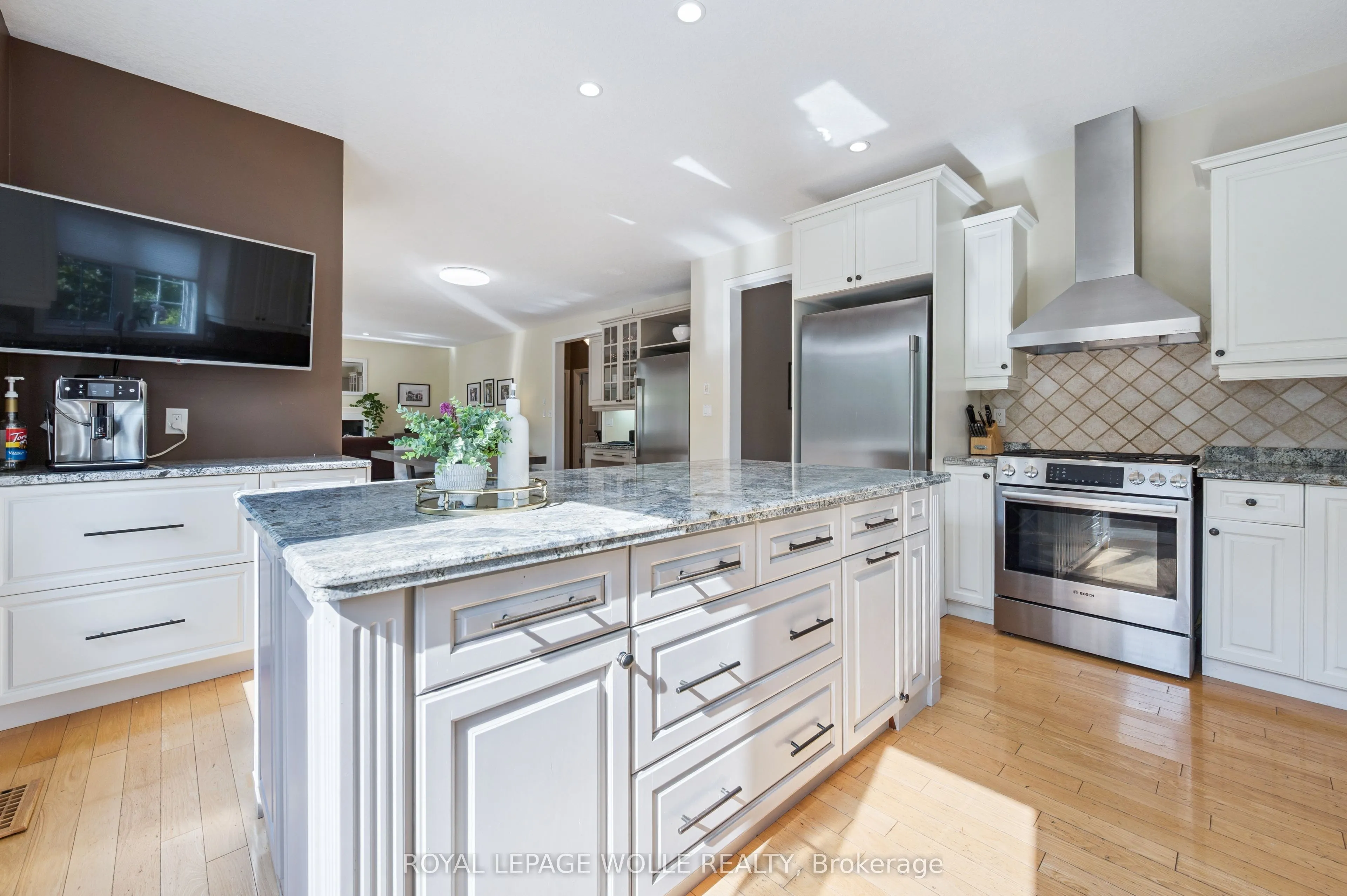 867 Creekside Drive