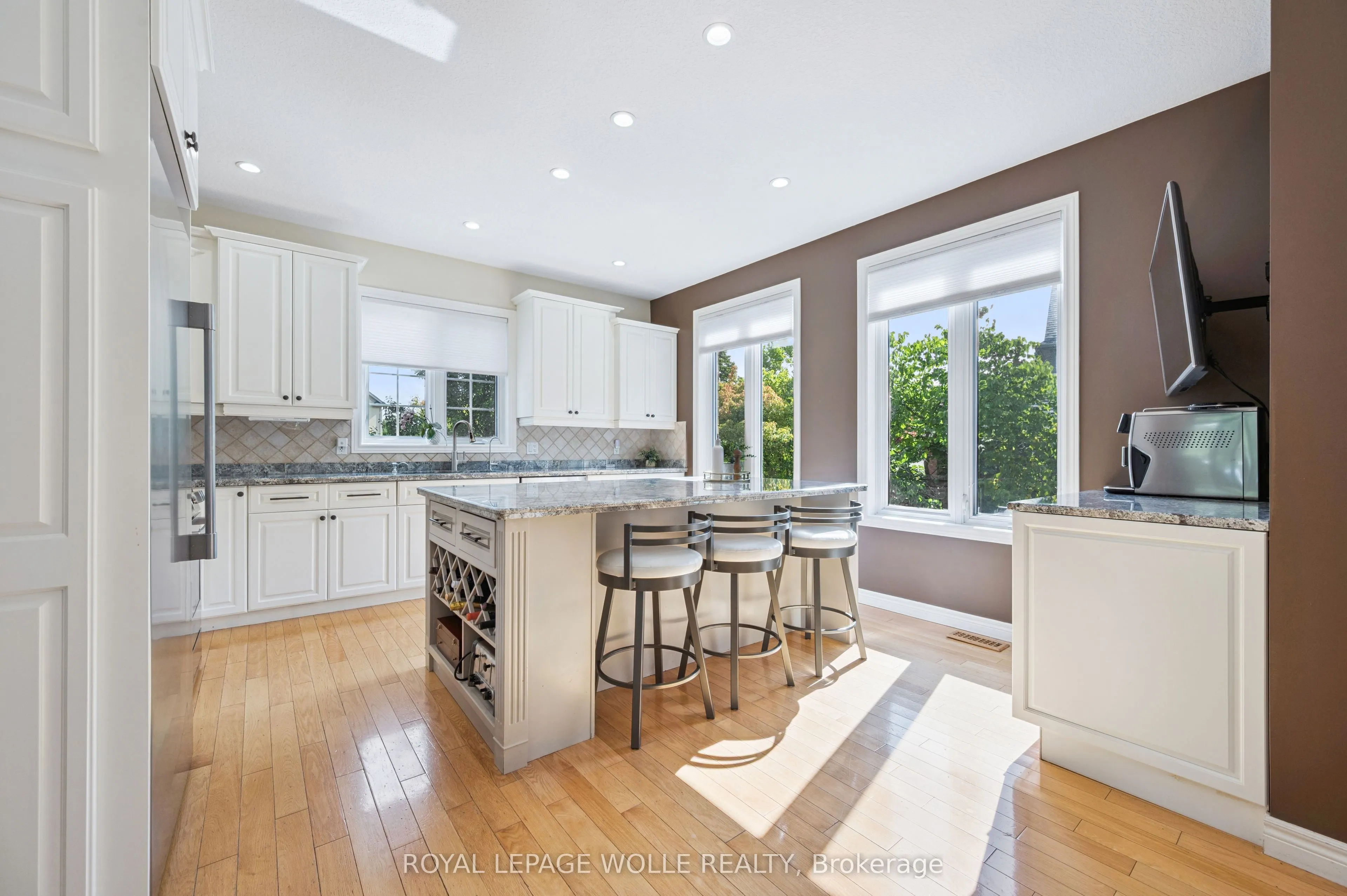 867 Creekside Drive