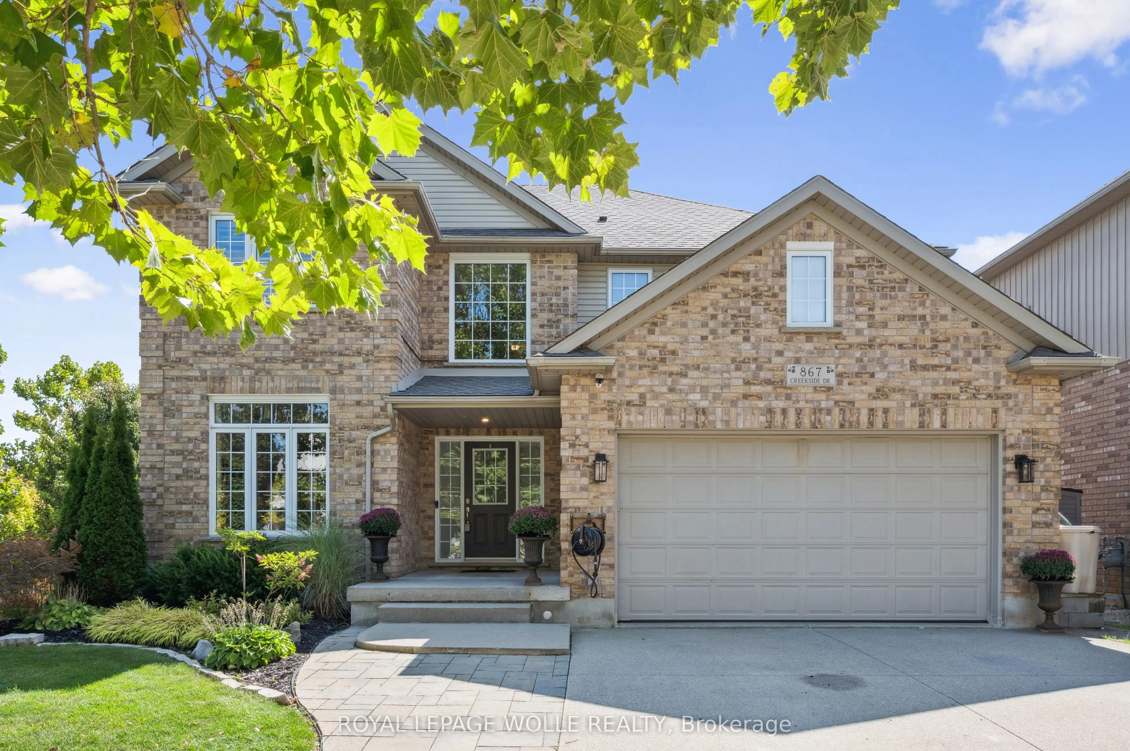 867 Creekside Drive