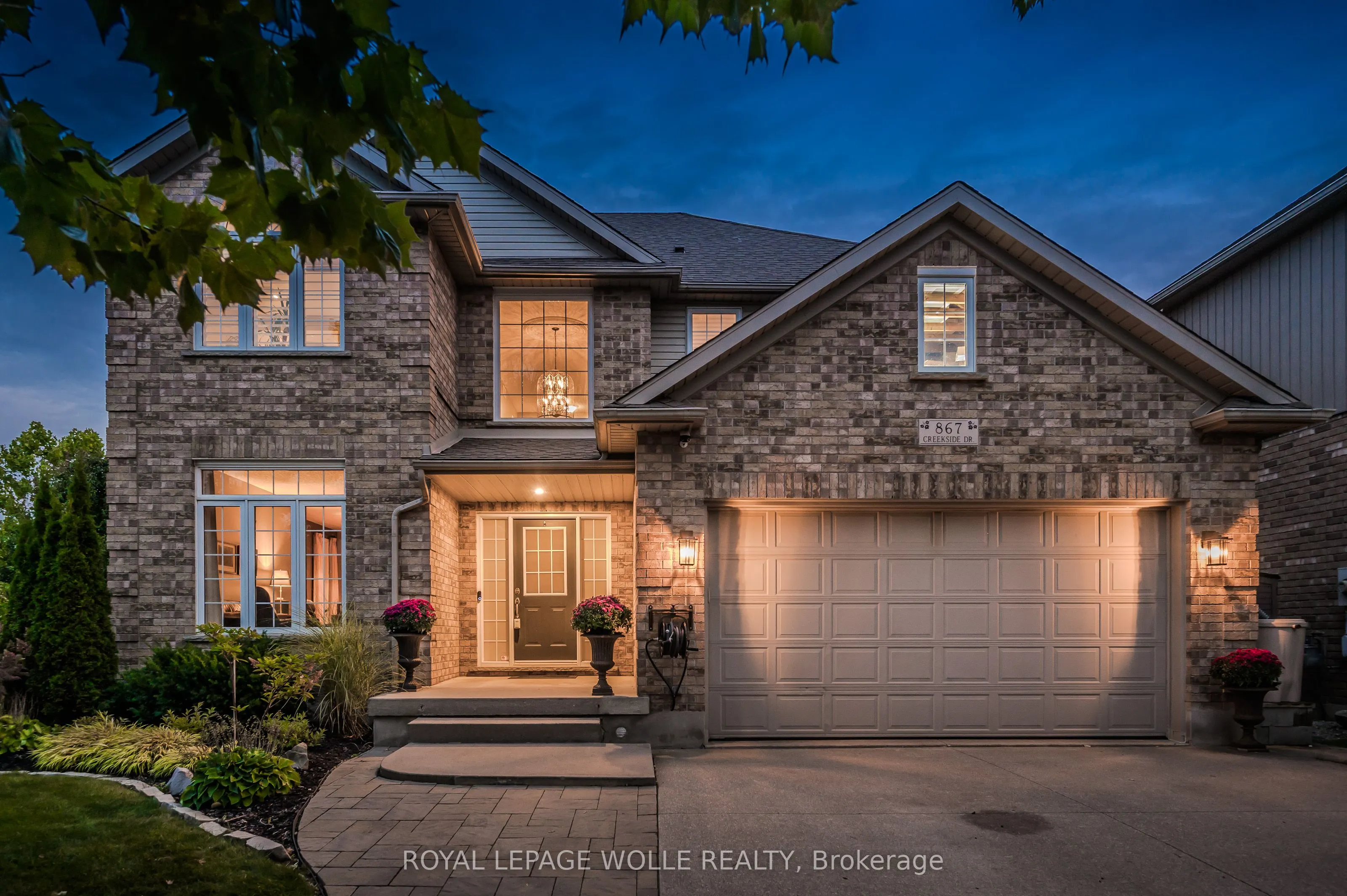 867 Creekside Drive