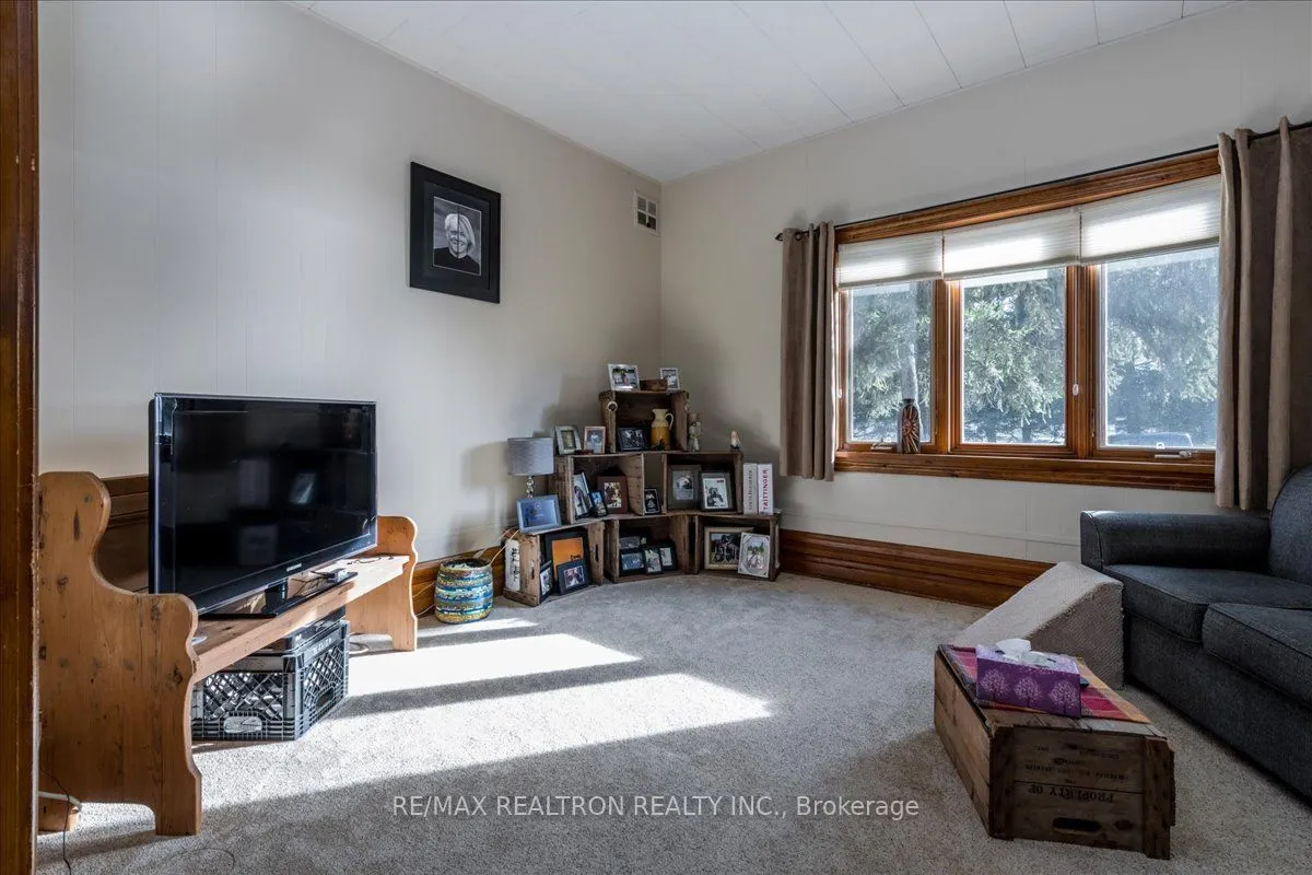236787 13 Grey Road