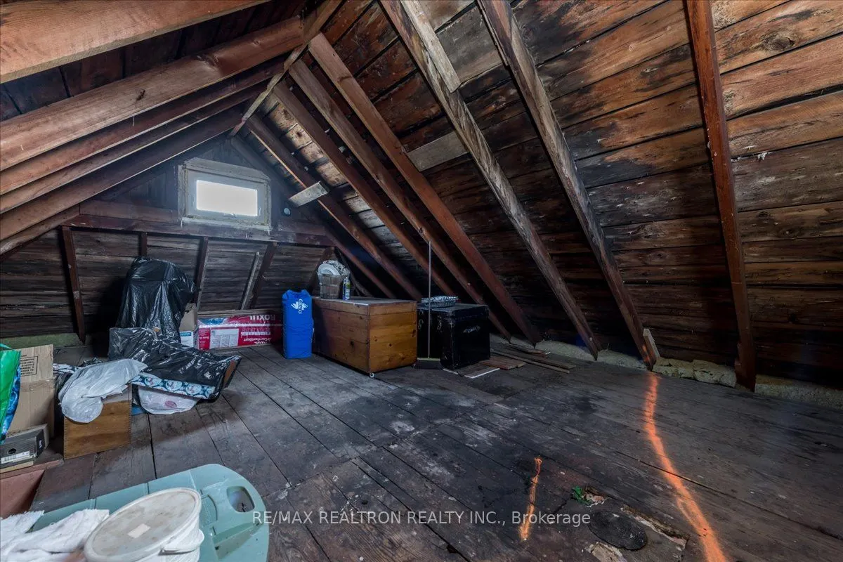 236787 13 Grey Road