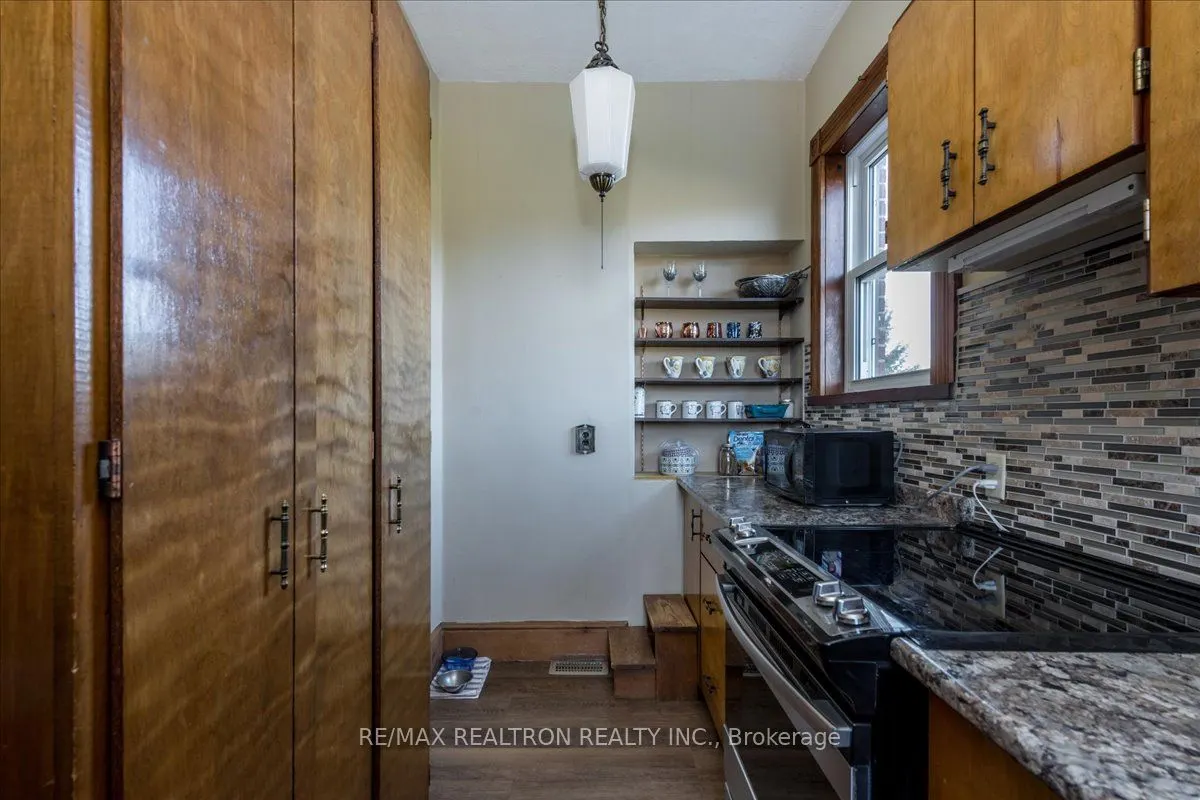 236787 13 Grey Road