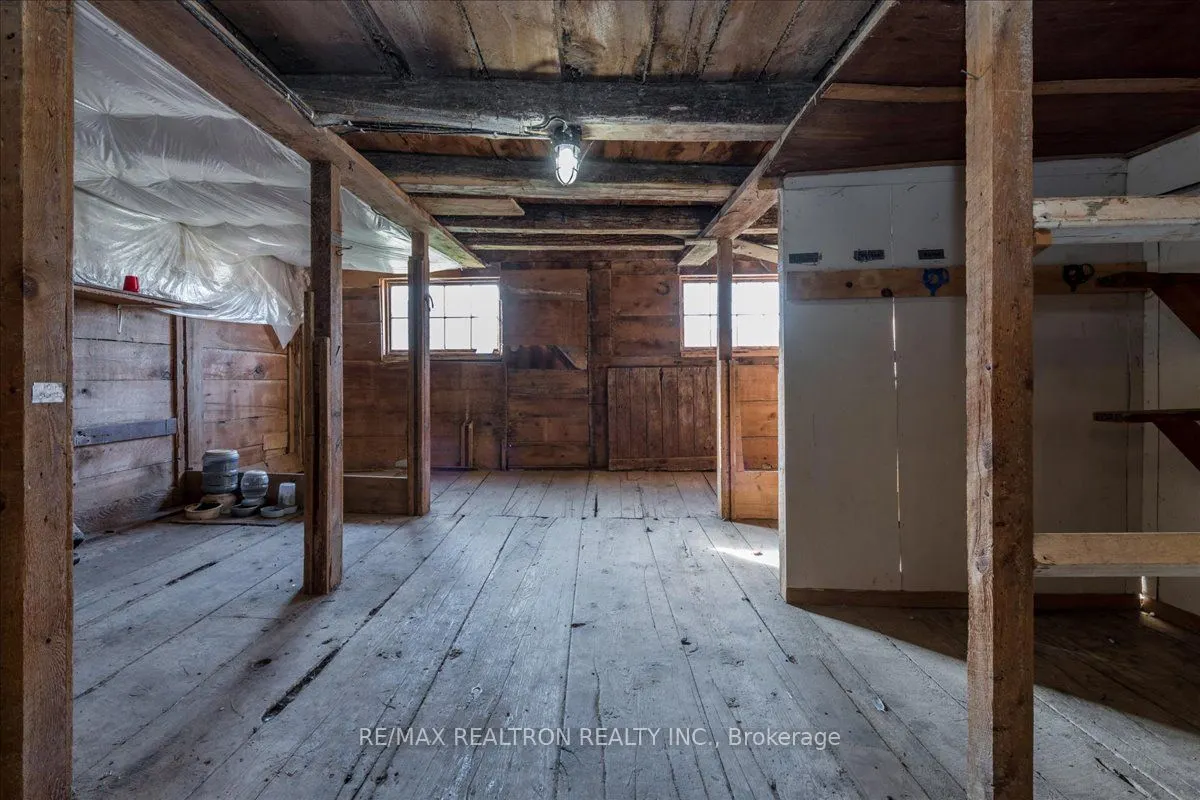 236787 13 Grey Road