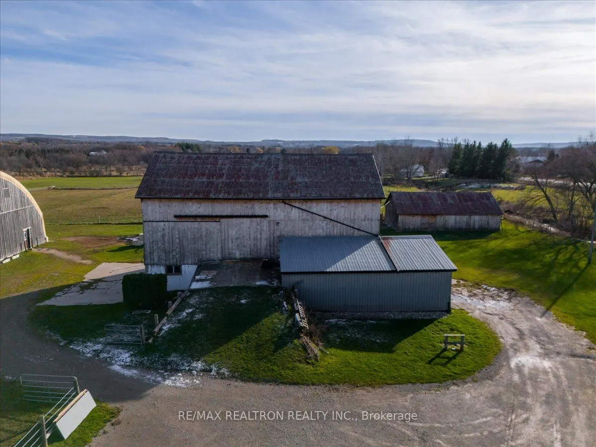 236787 13 Grey Road