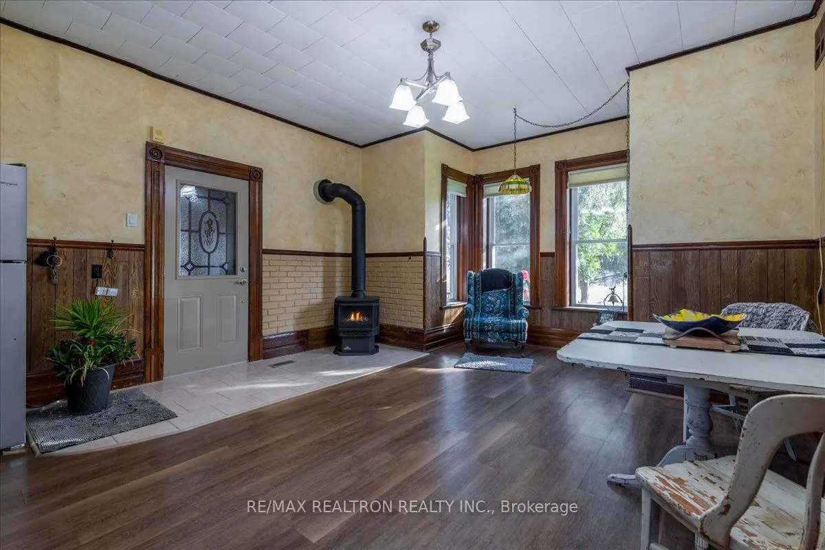 236787 13 Grey Road