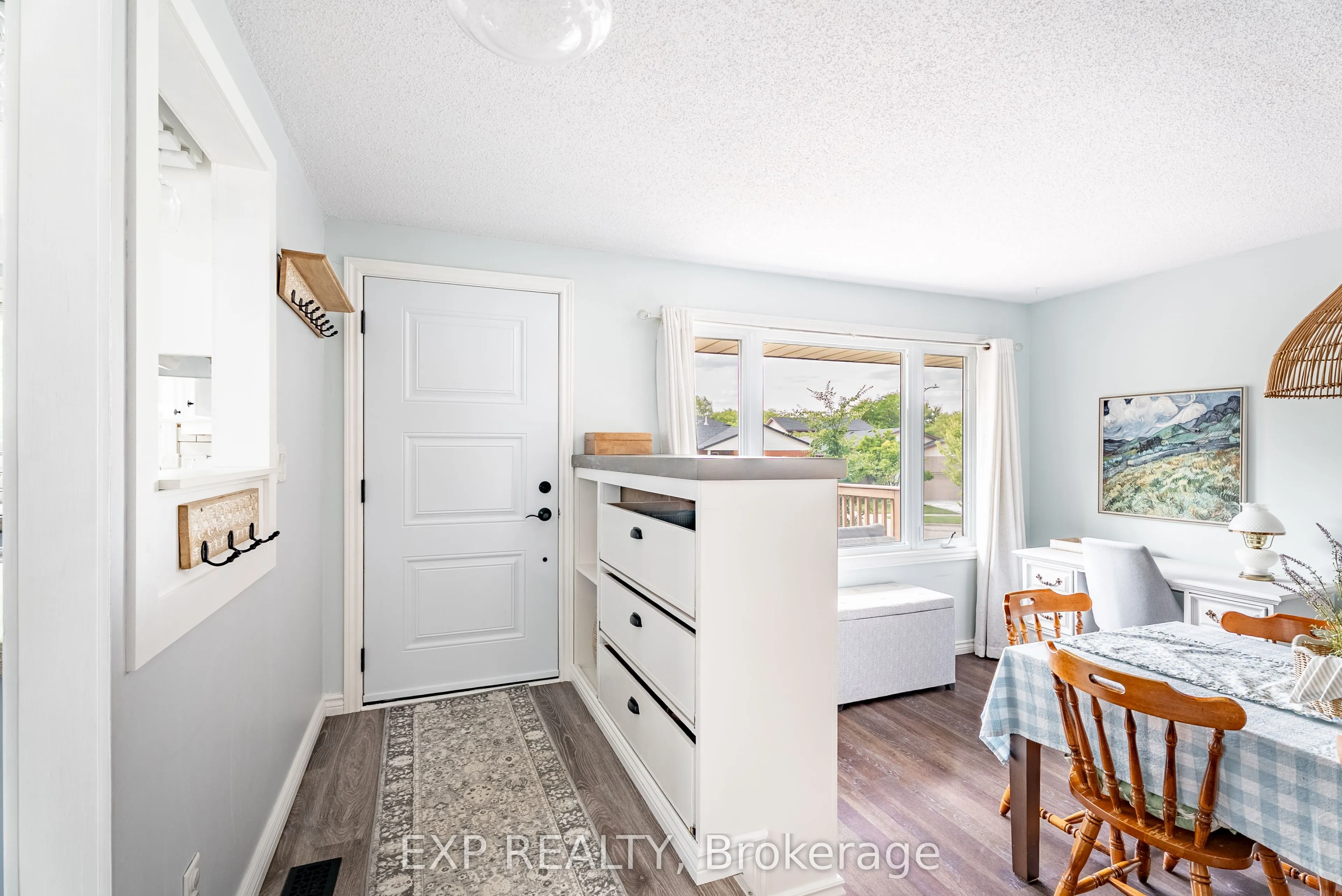 10 Stonehenge Place