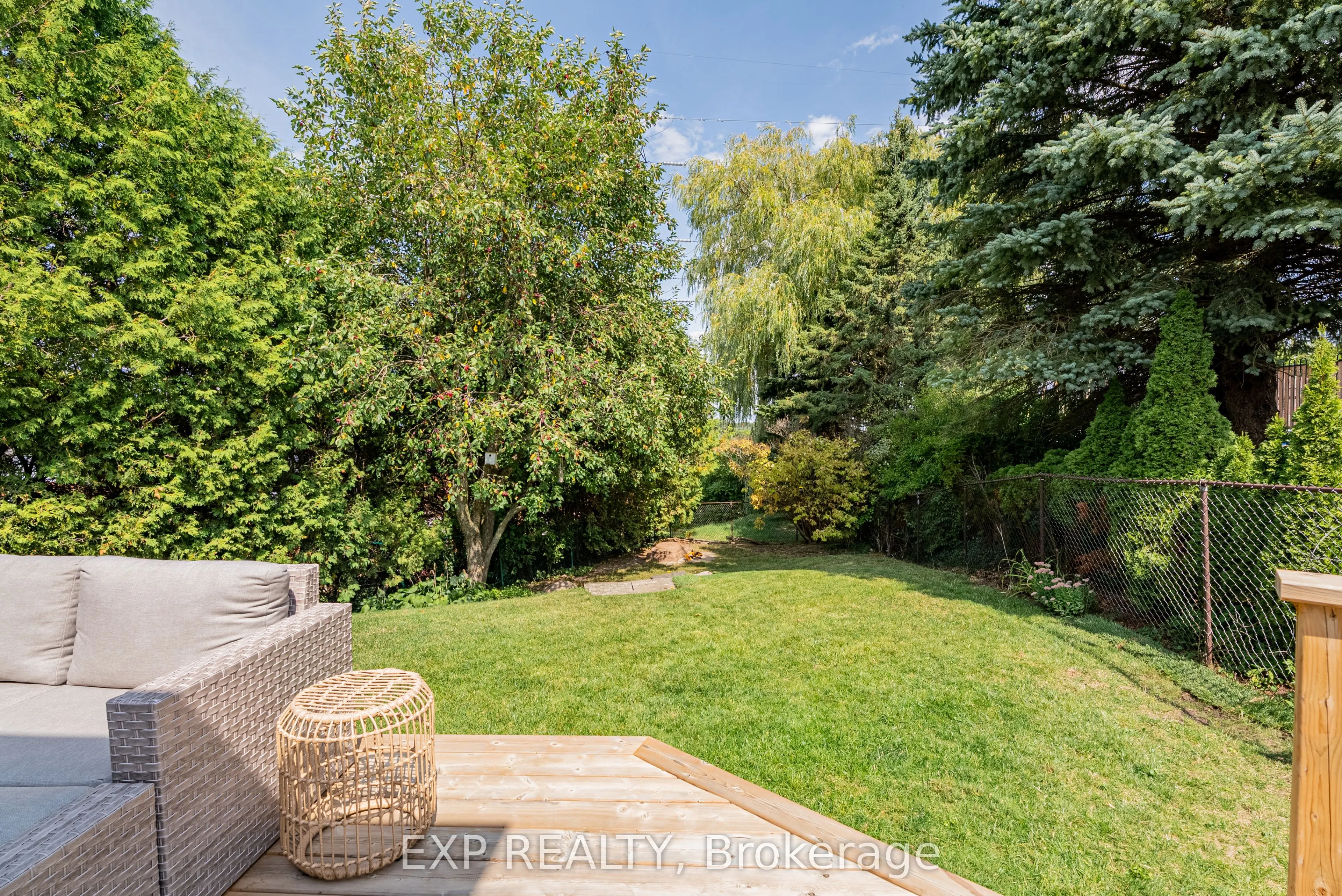 10 Stonehenge Place