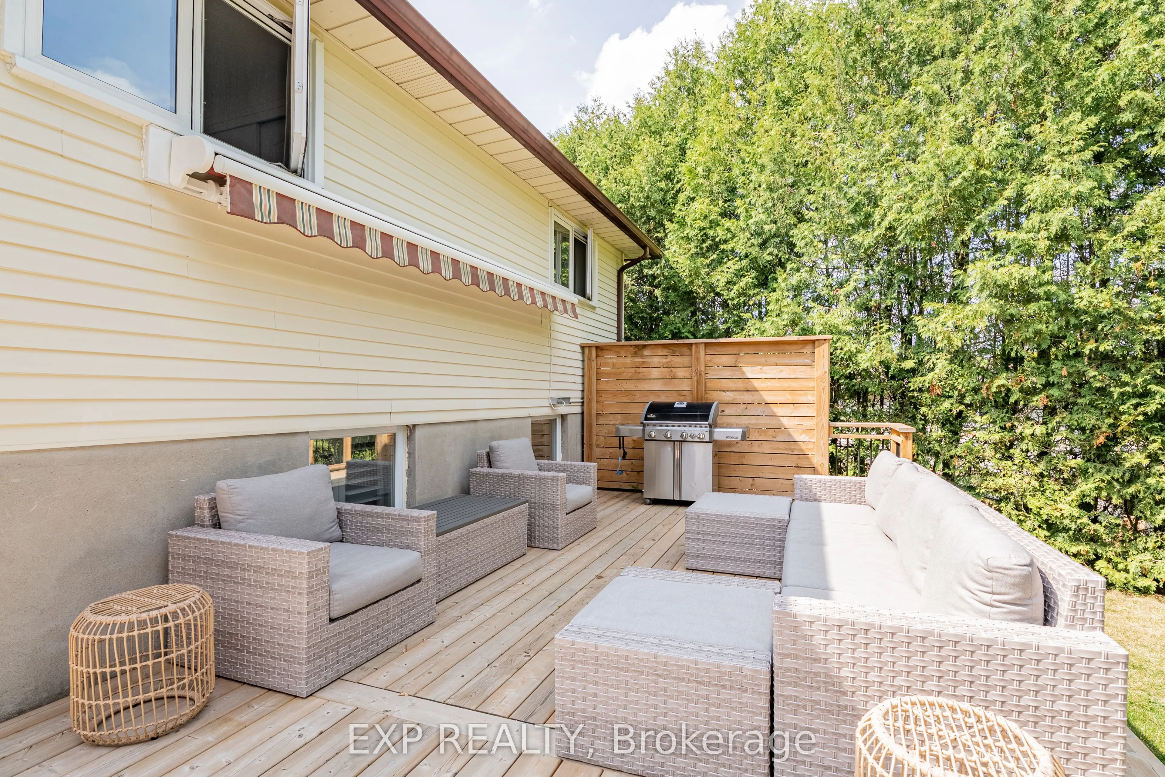 10 Stonehenge Place