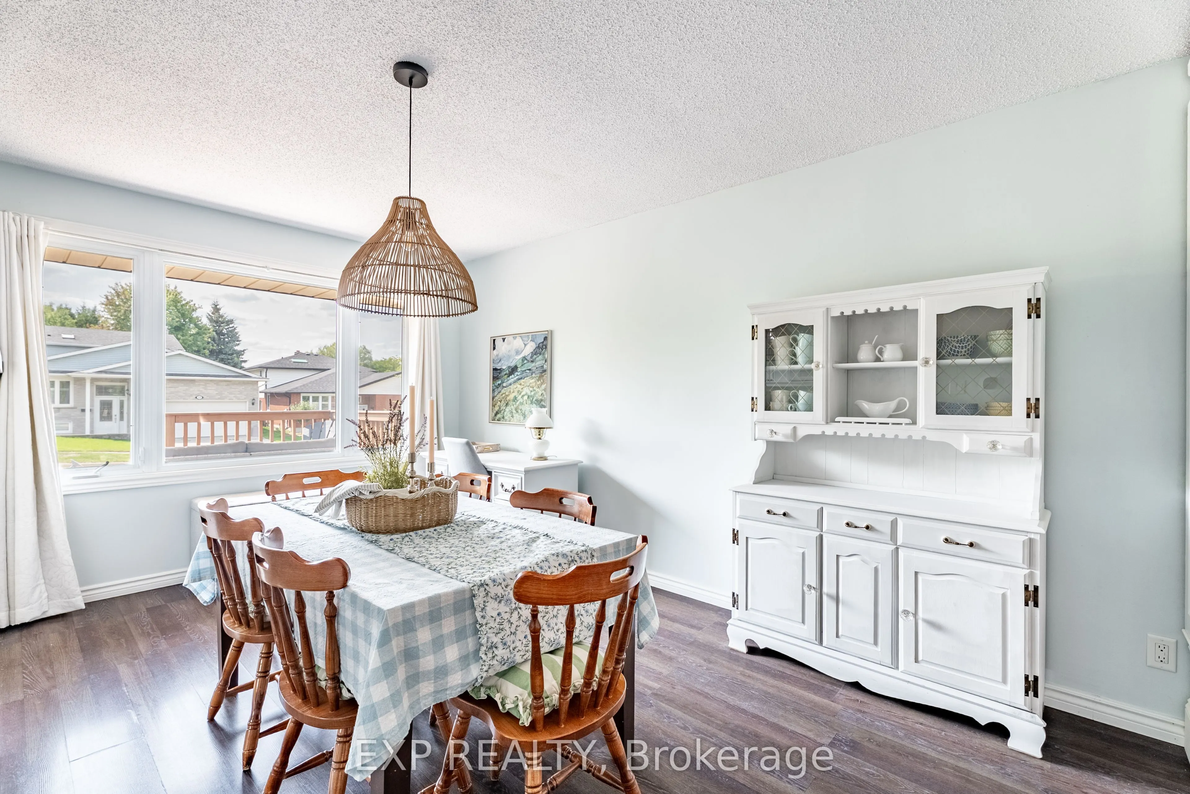 10 Stonehenge Place