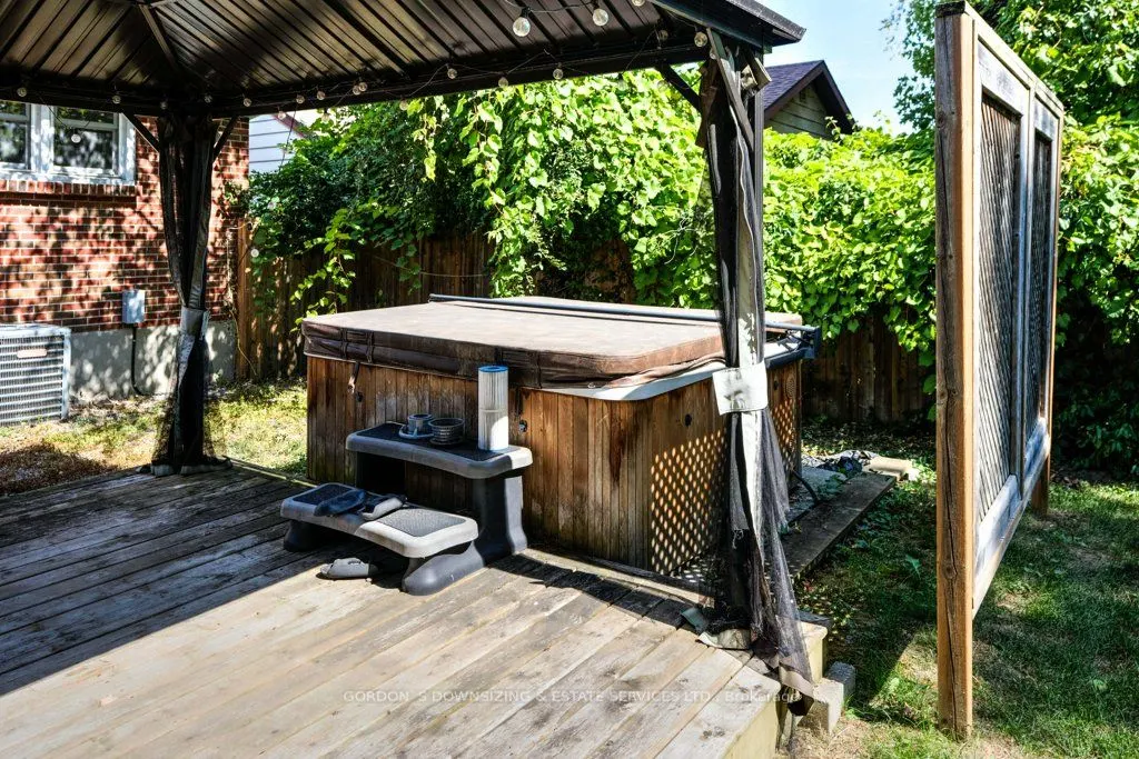 11 Porter Avenue