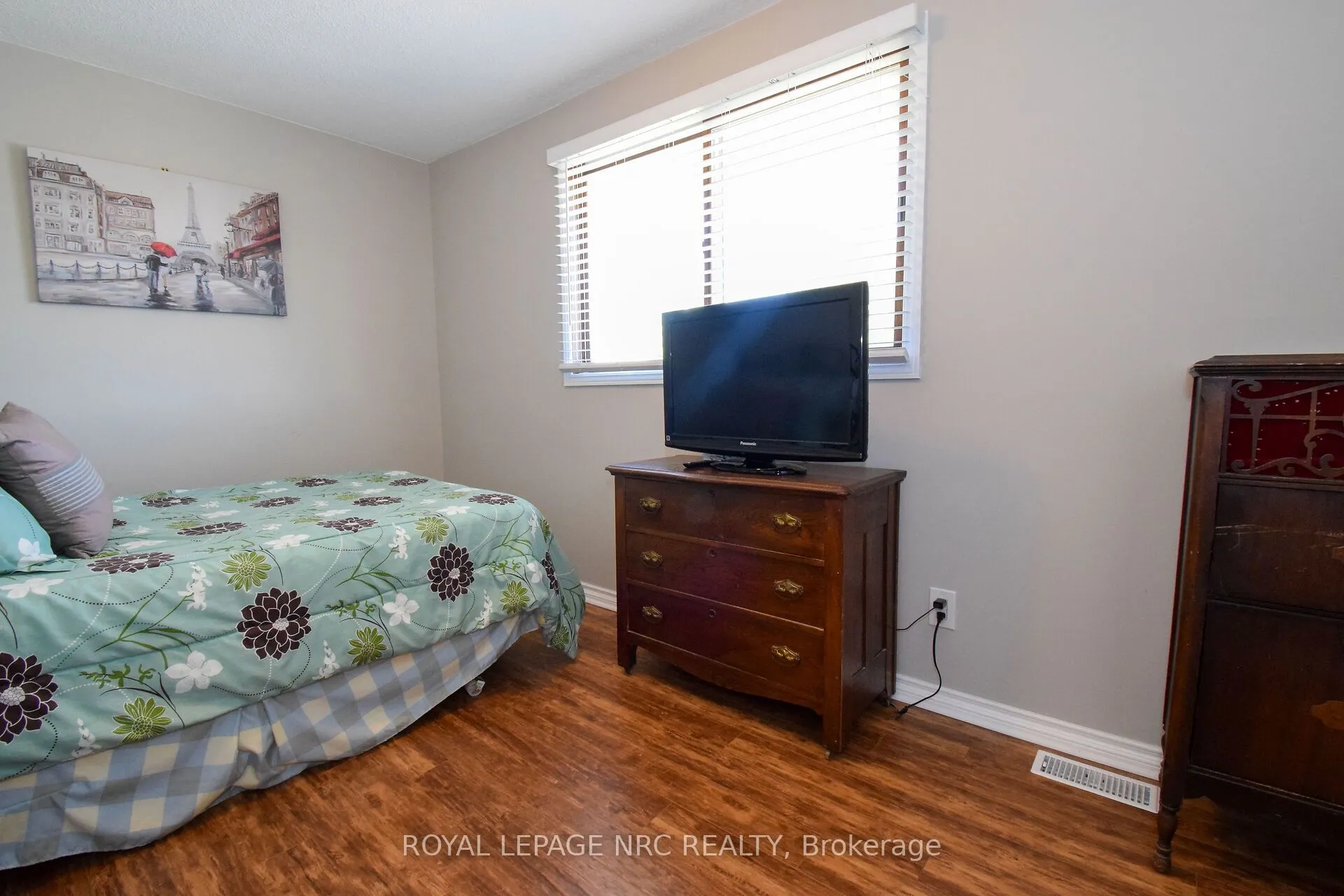 23 GREYSTONE Crescent
