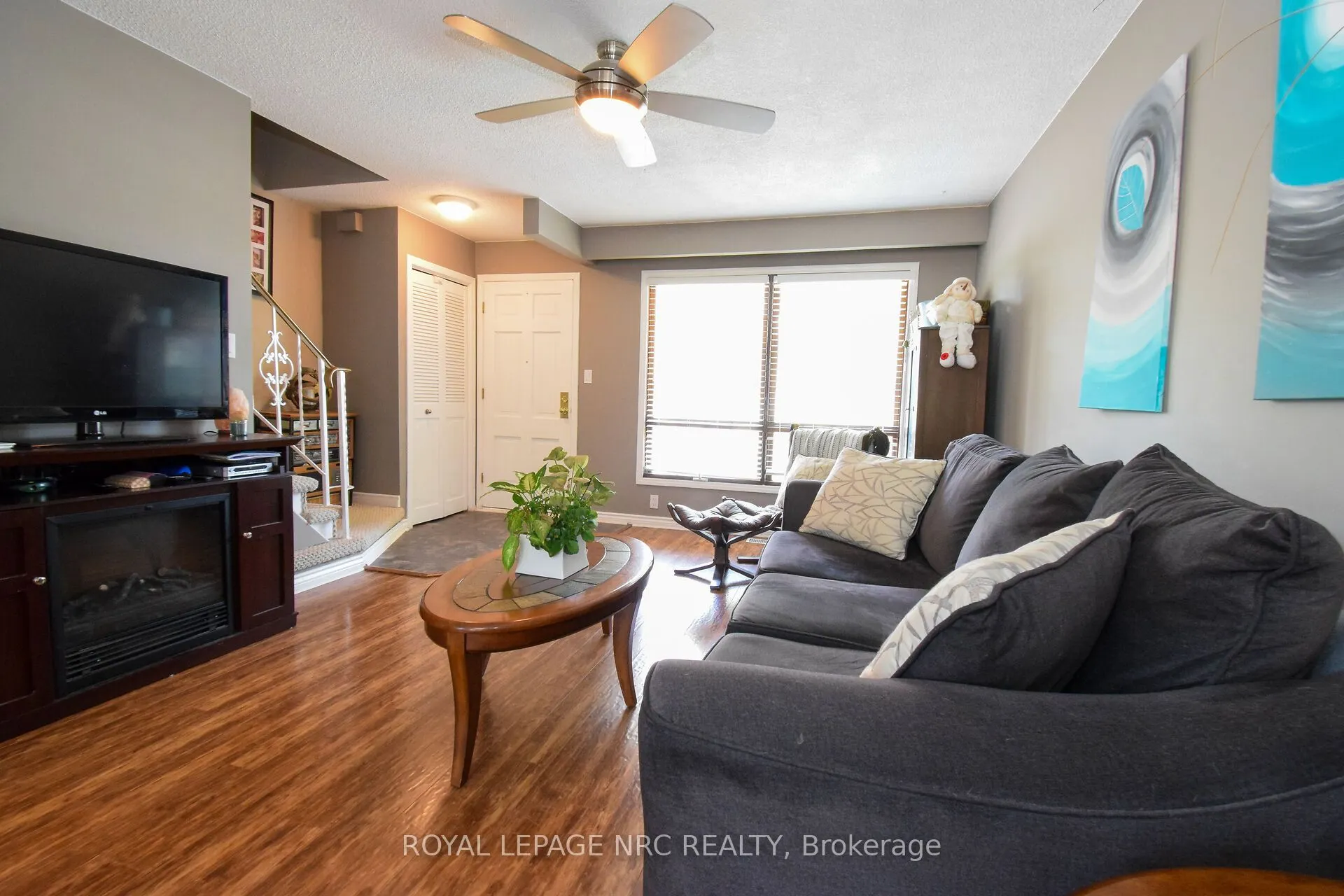 23 GREYSTONE Crescent