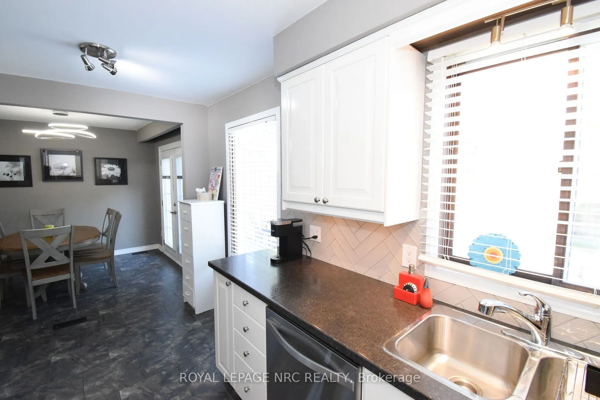 23 GREYSTONE Crescent