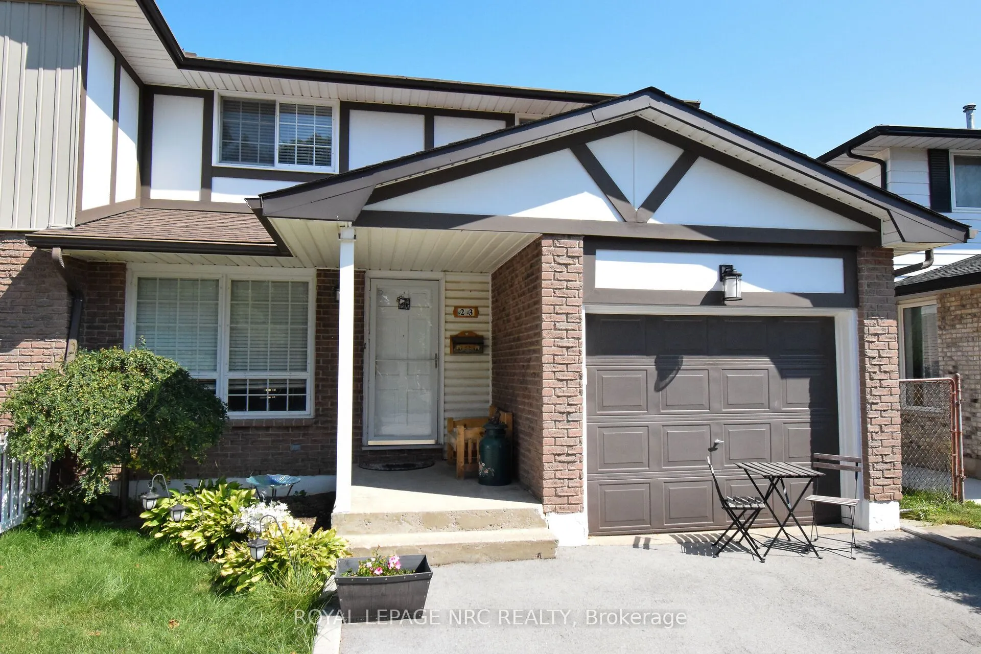 23 GREYSTONE Crescent