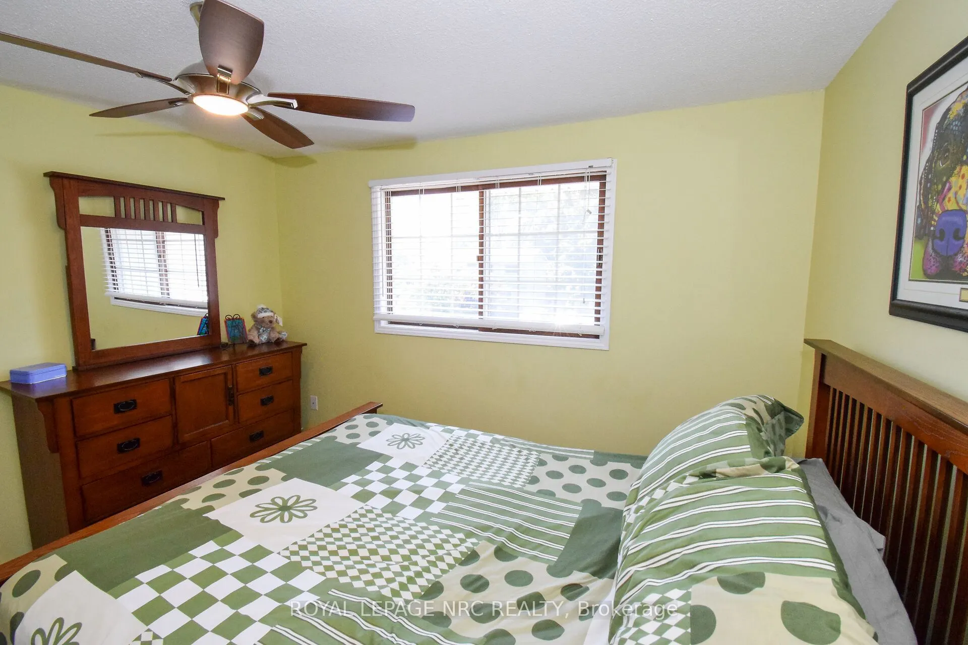 23 GREYSTONE Crescent